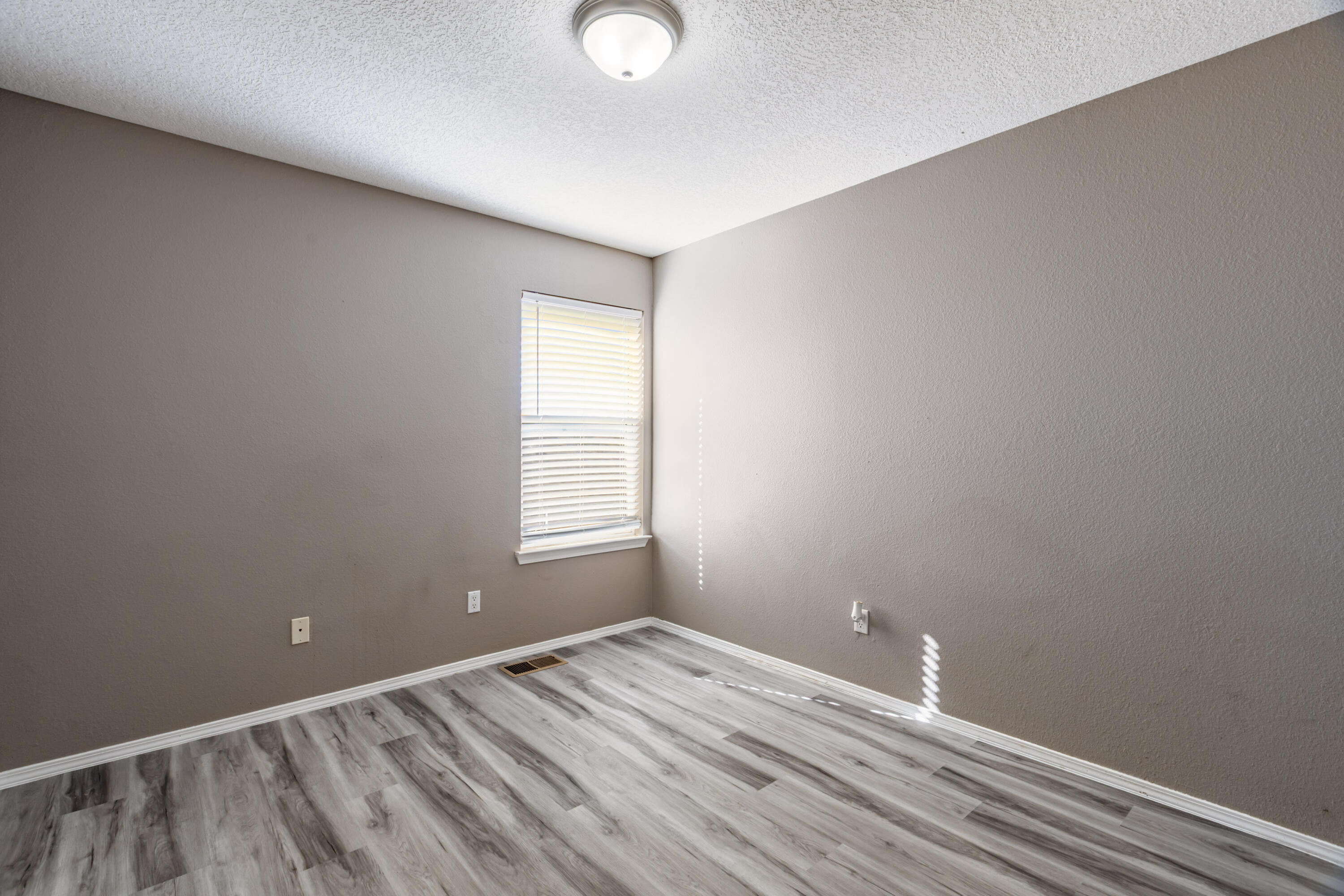Photo 11 — 6604 Paese Place NW