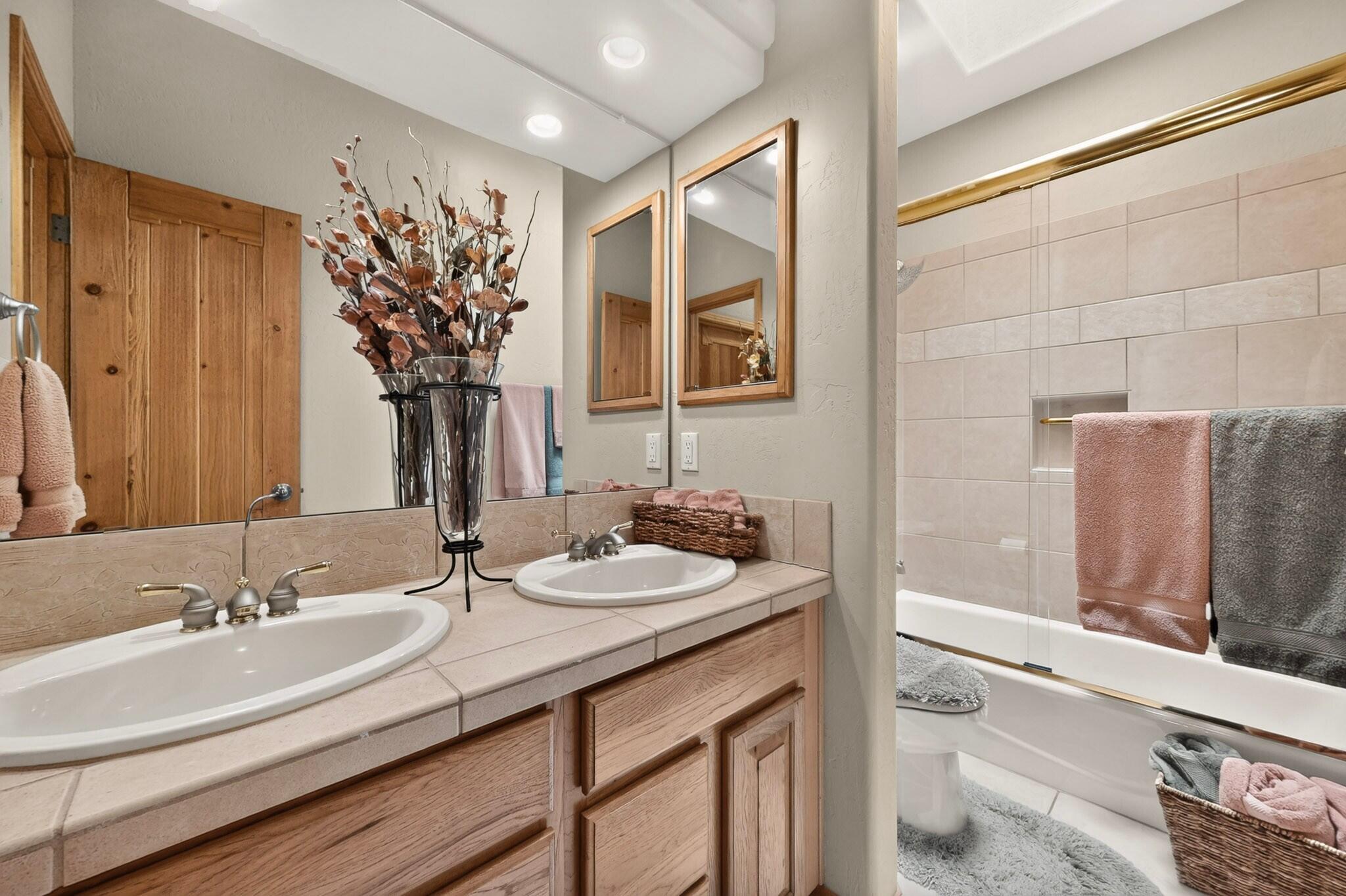 Photo 19 — 3872 Bay Hill Loop SE