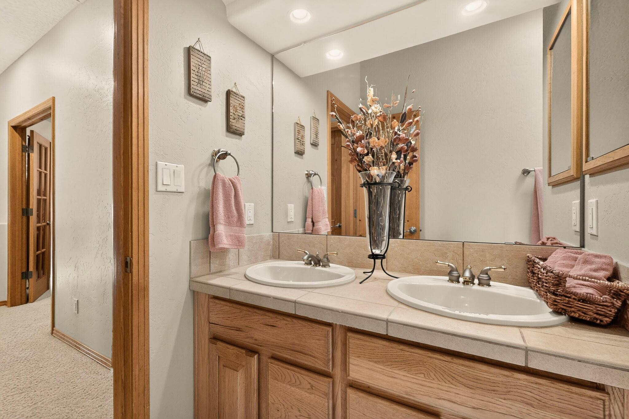 Photo 18 — 3872 Bay Hill Loop SE