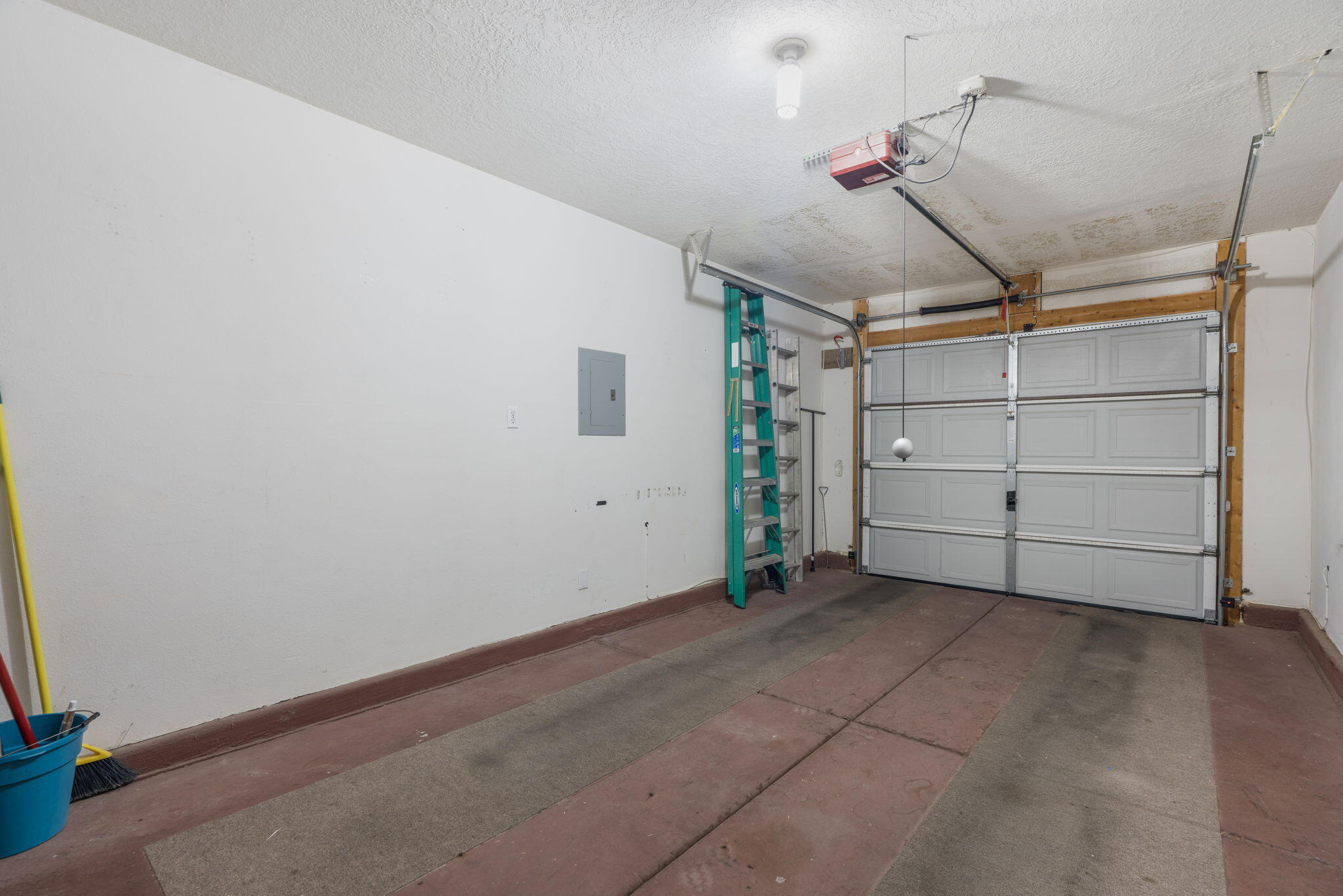 Photo 8 — 6004 Cyonus Avenue NW