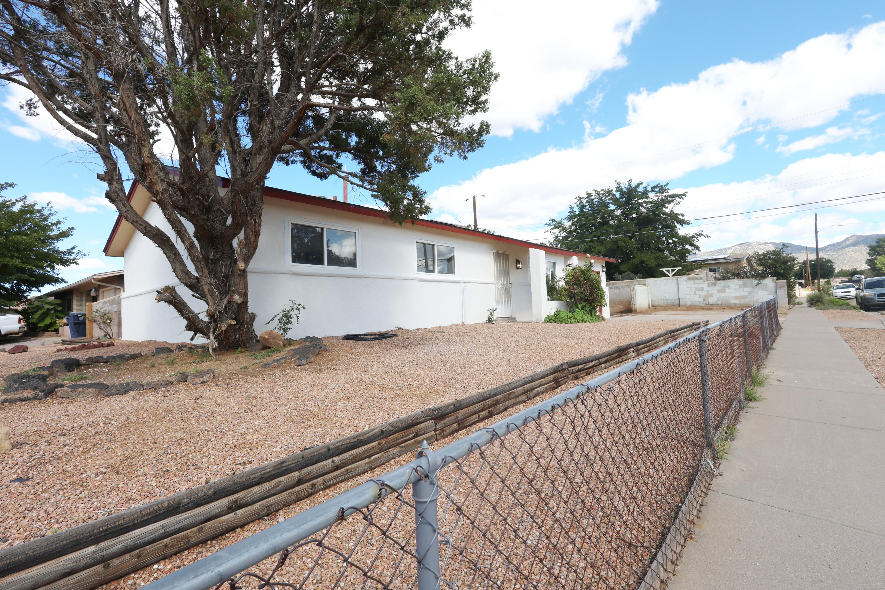 Photo 11 — 700 Tomasita Street NE