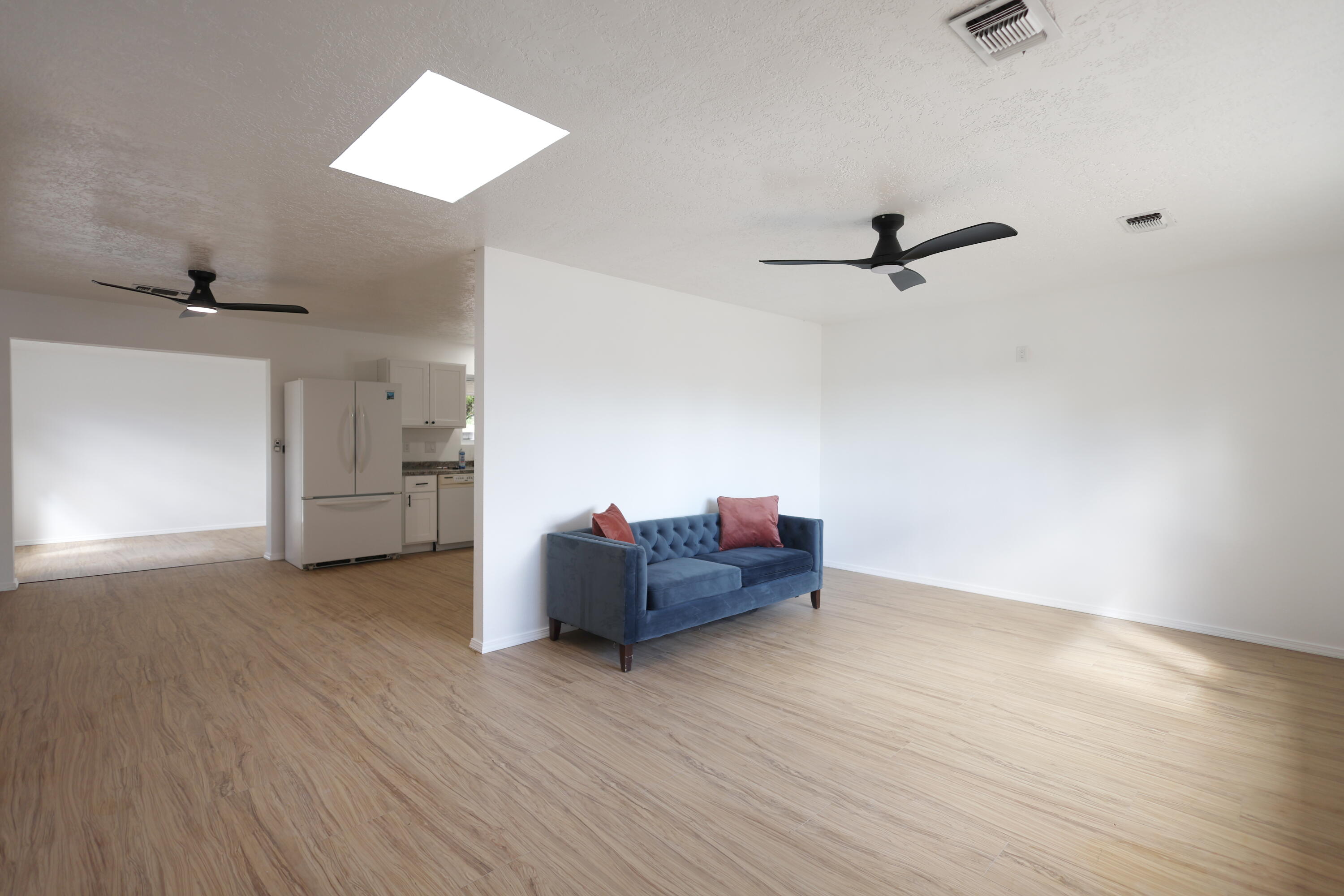 Photo 13 — 700 Tomasita Street NE