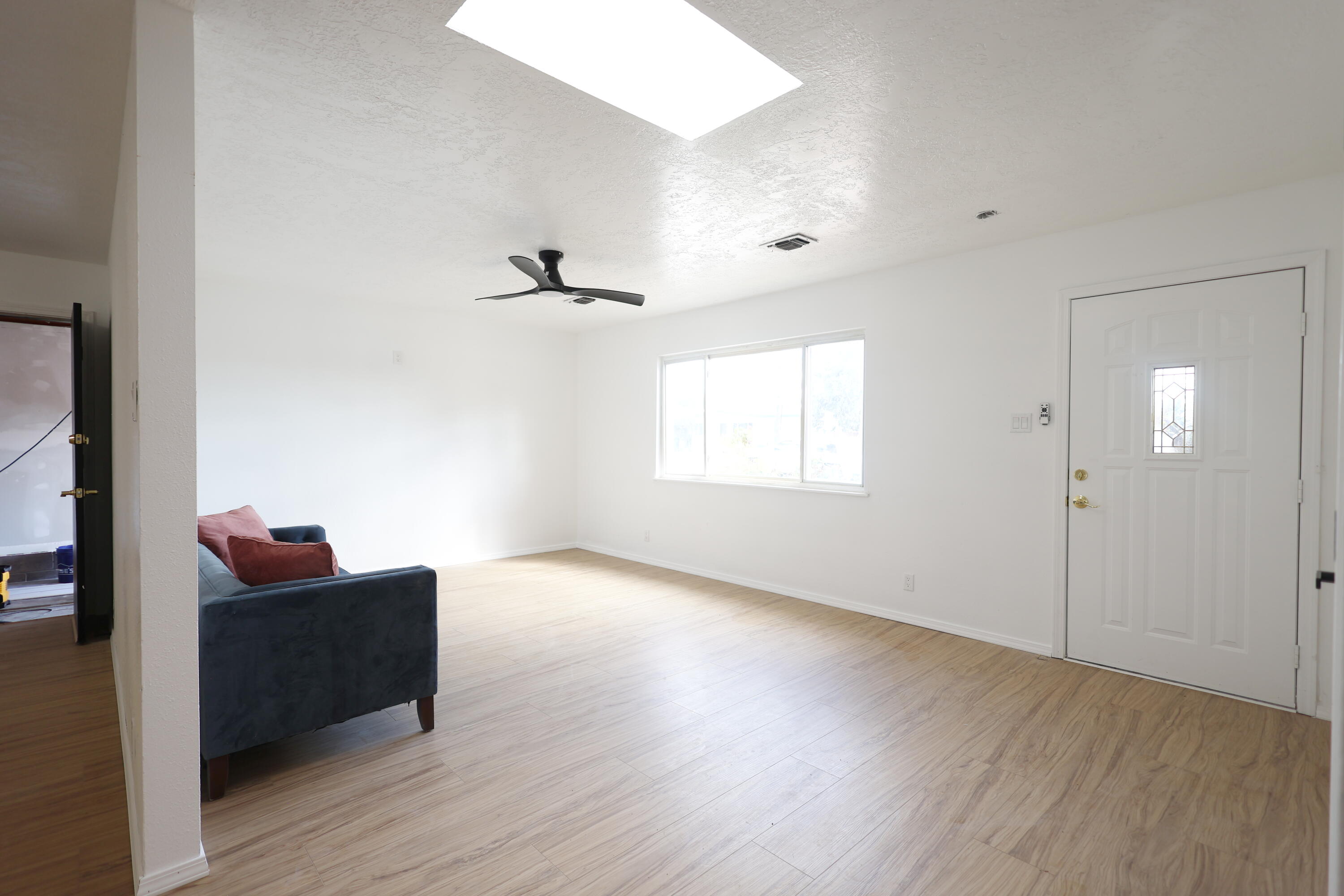 Photo 14 — 700 Tomasita Street NE