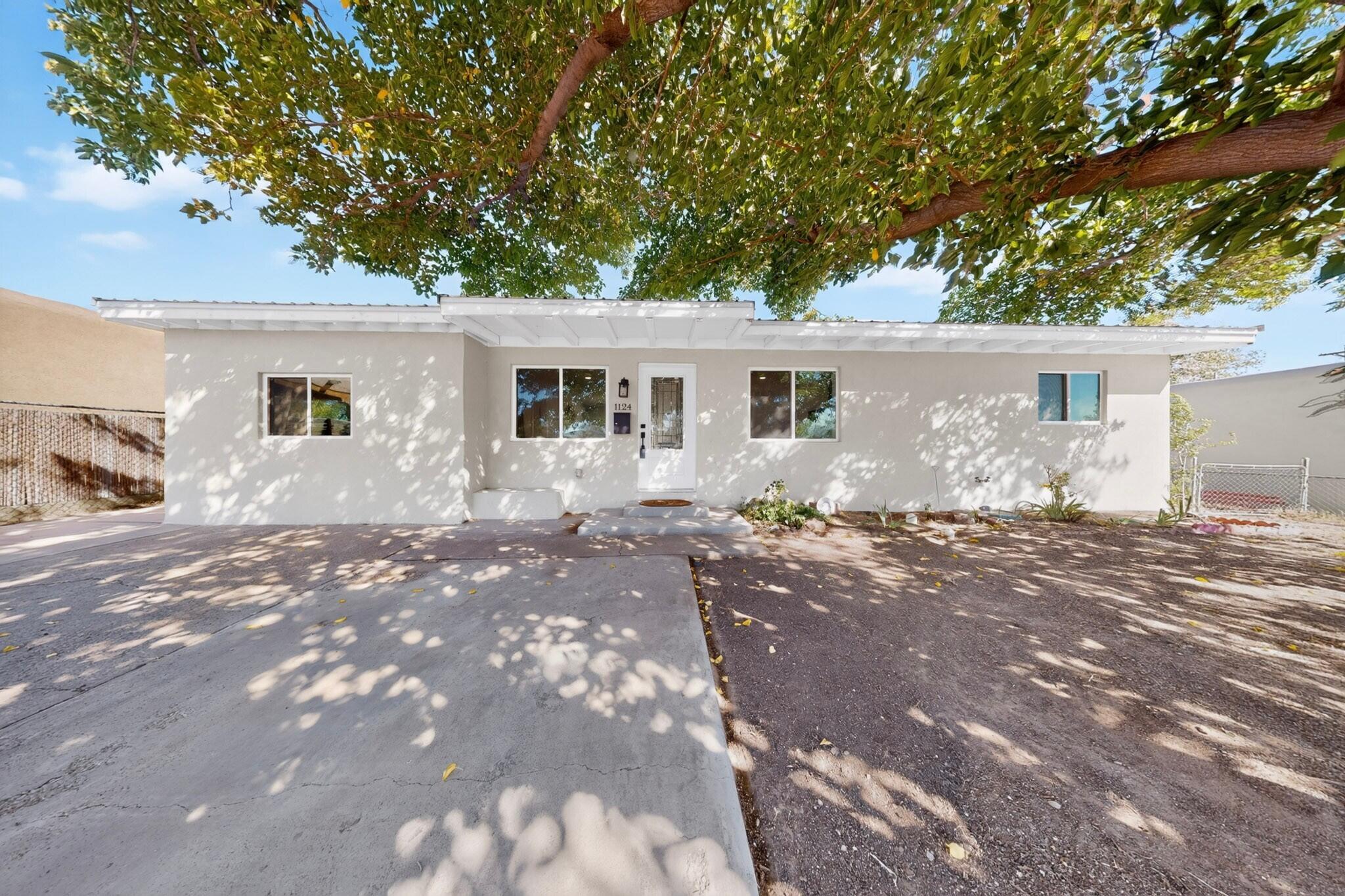 Photo 6 — 1124 Dorothy Street NE