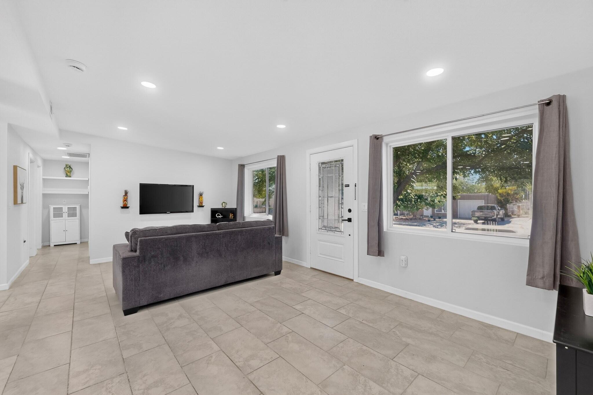 Photo 8 — 1124 Dorothy Street NE