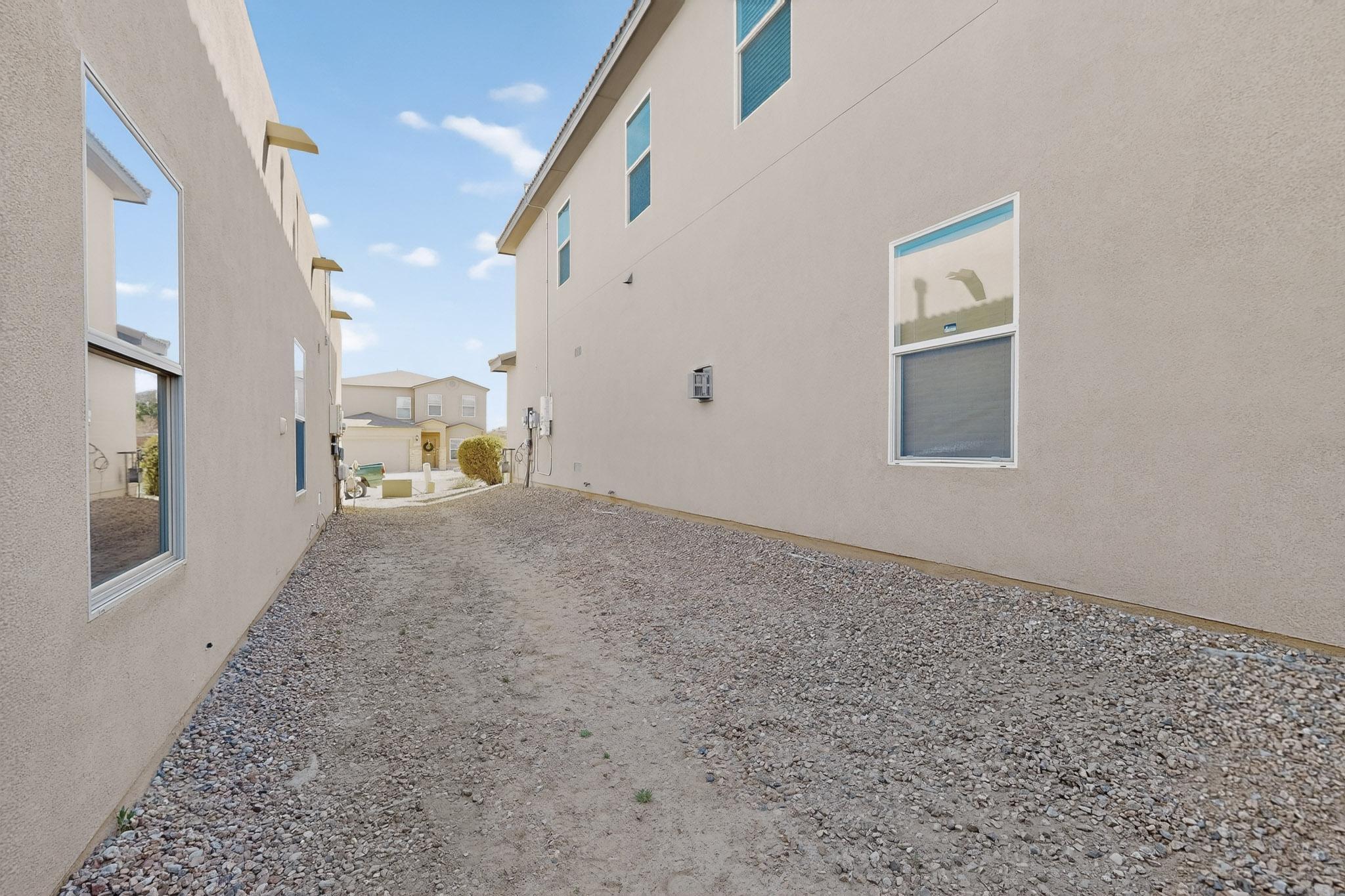 Photo 5 — 11028 Maravillas Drive NW