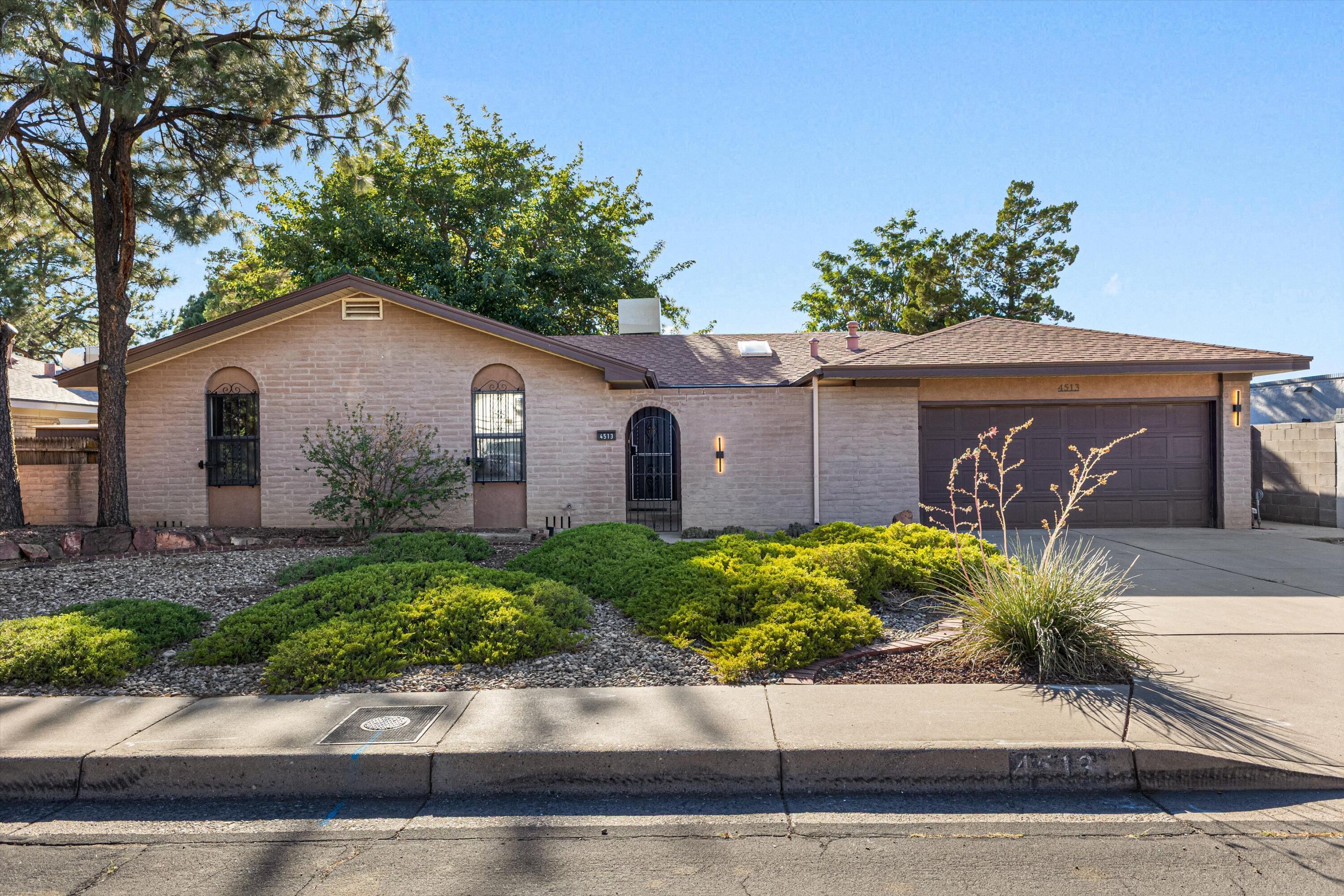 Photo 11 — 4513 Andrew Drive NE