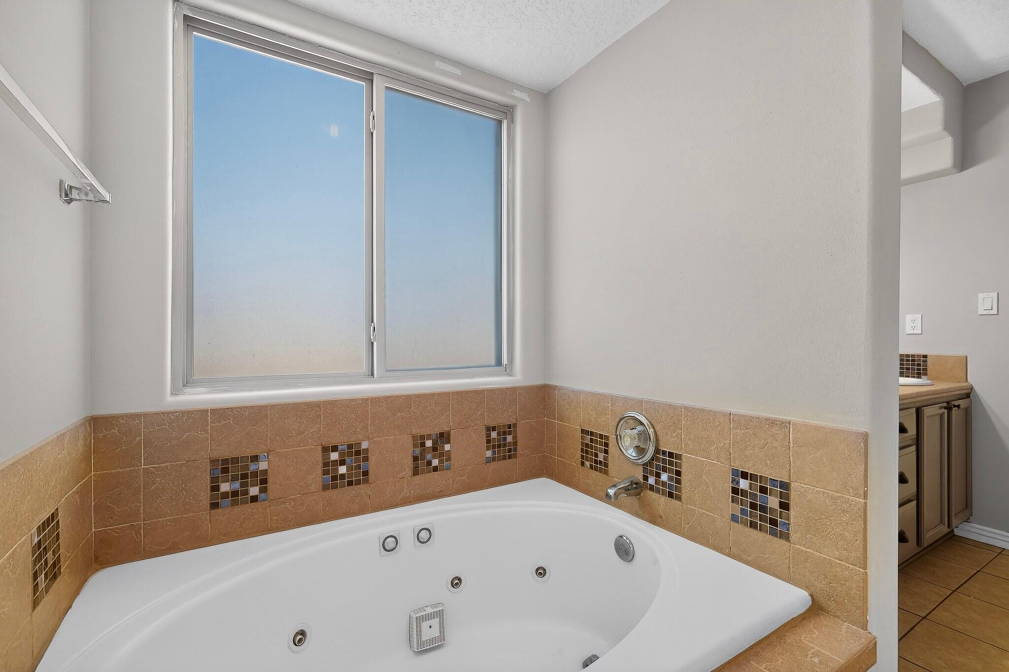 Photo 20 — 10339 Docena Place NW