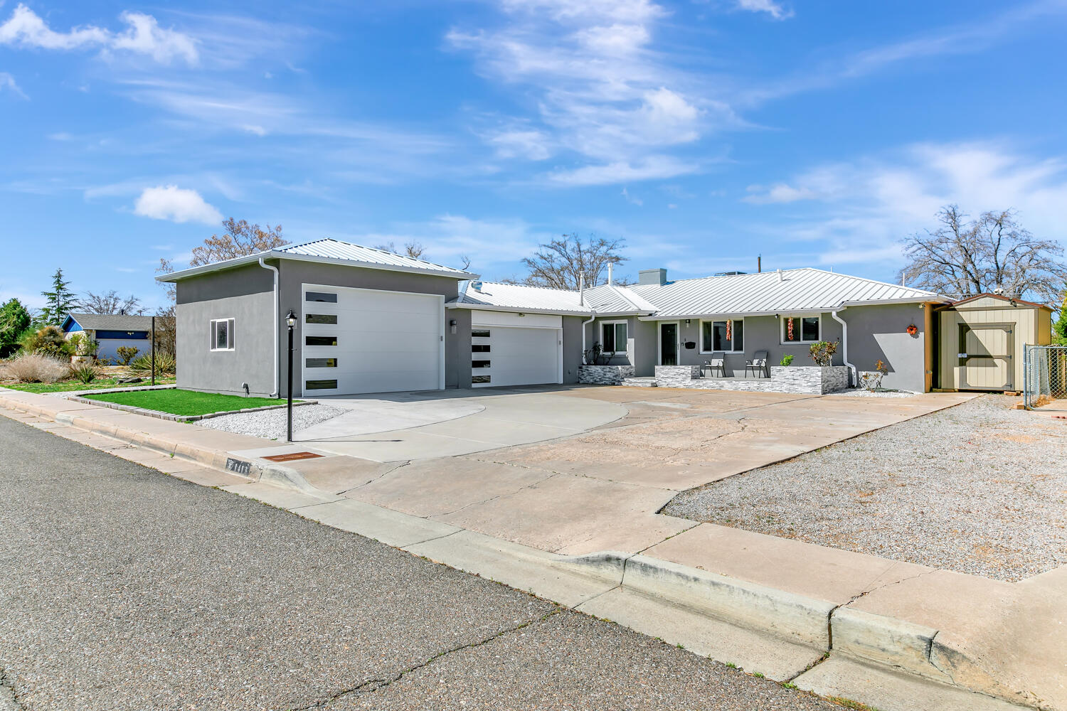 1413 Valencia Drive NE
