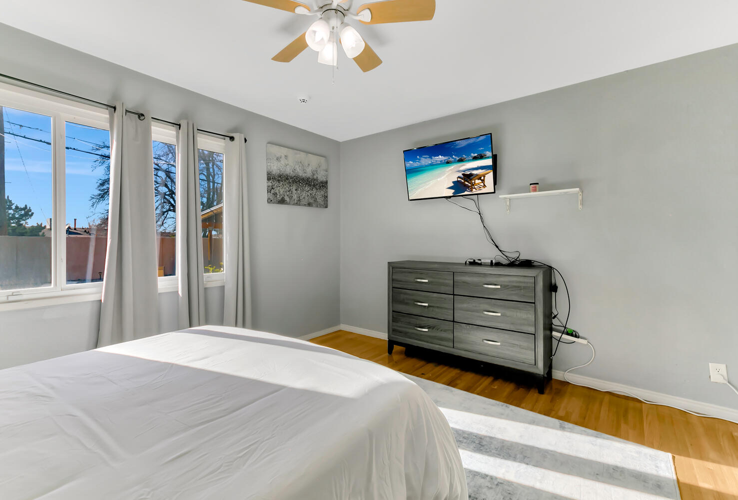 Photo 14 — 1413 Valencia Drive NE