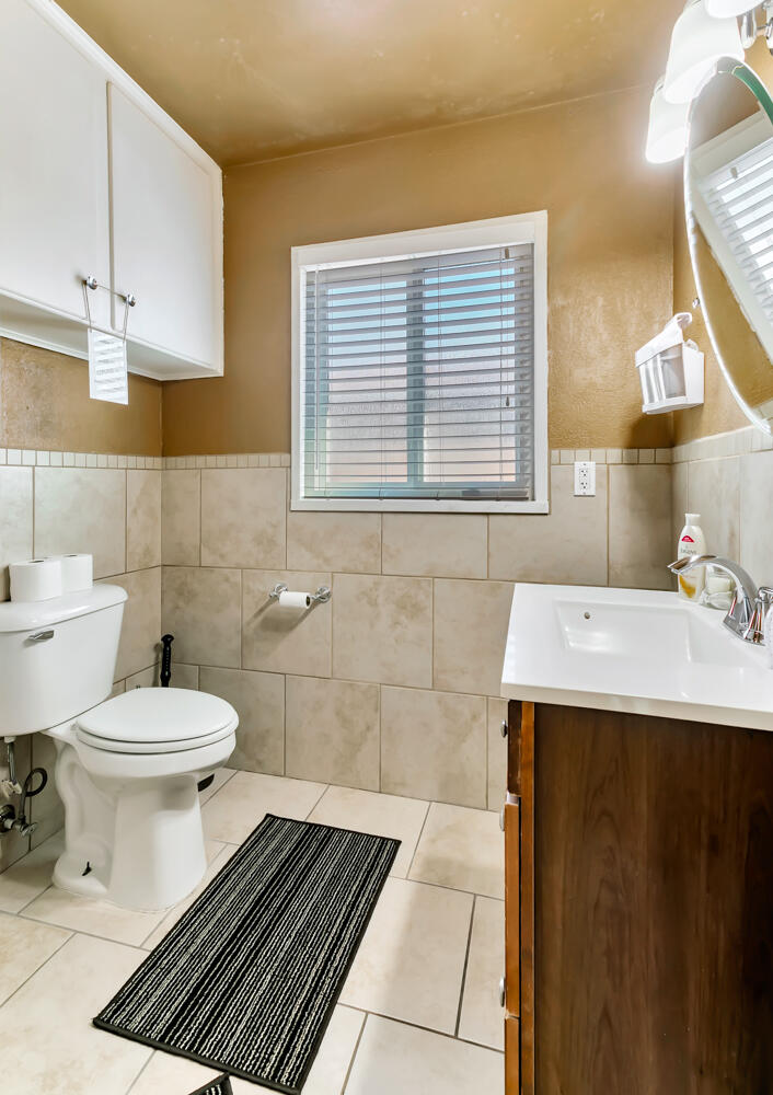 Photo 13 — 1413 Valencia Drive NE