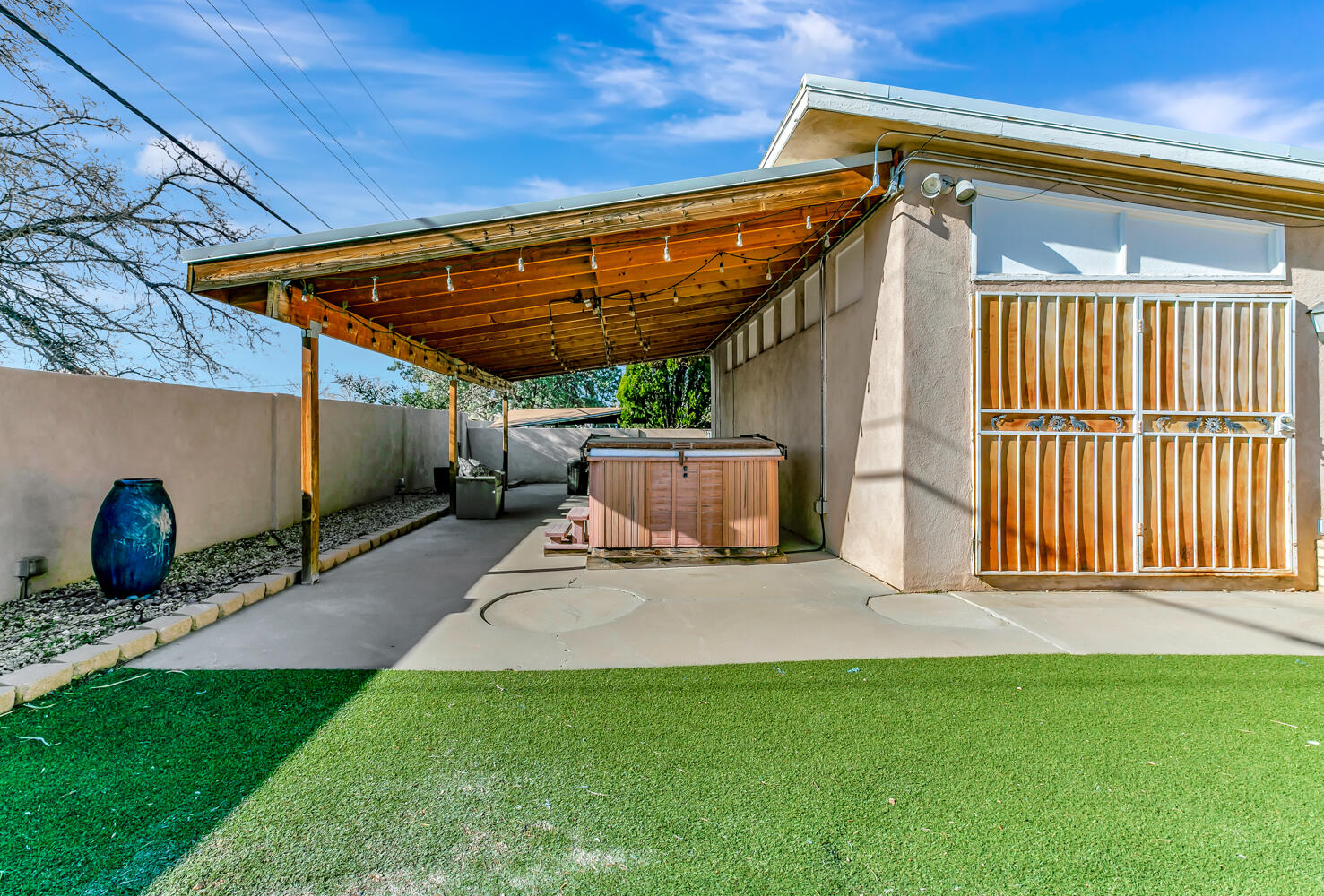 Photo 8 — 1413 Valencia Drive NE
