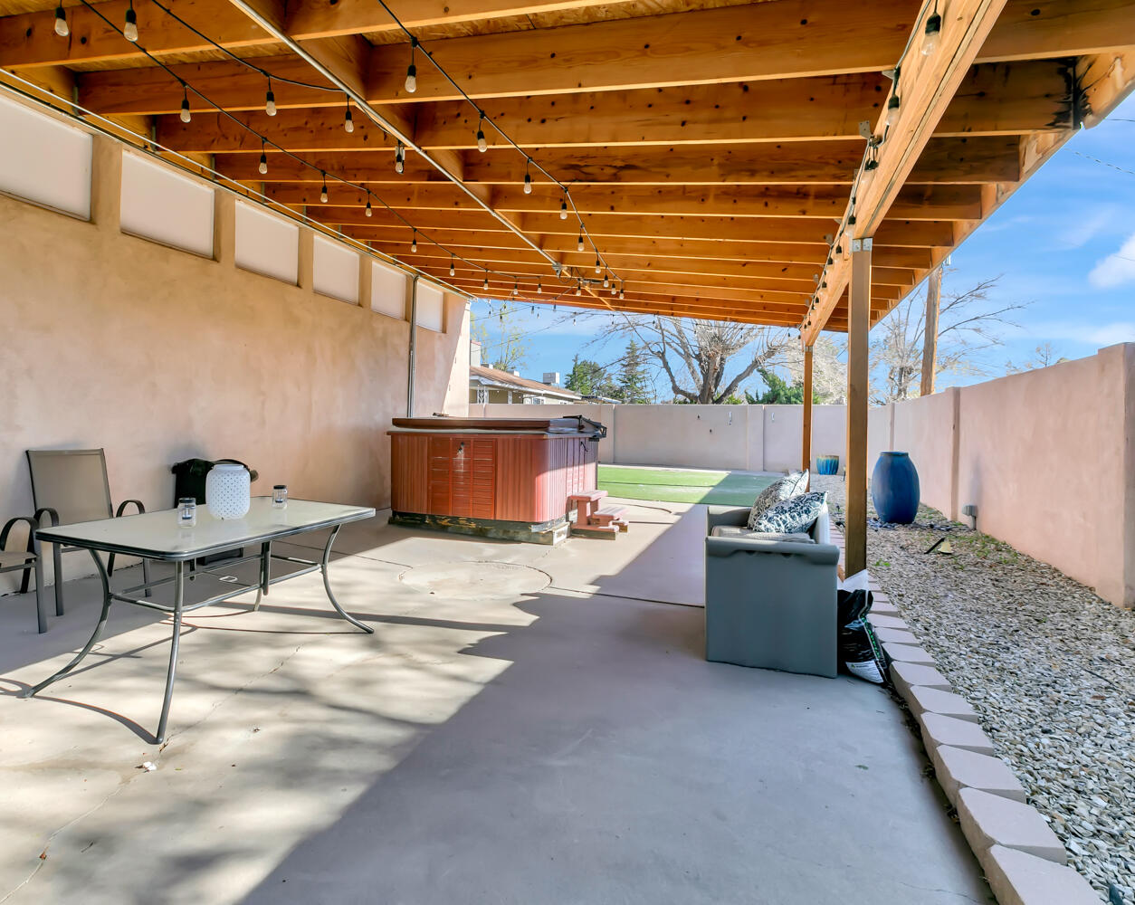 Photo 4 — 1413 Valencia Drive NE