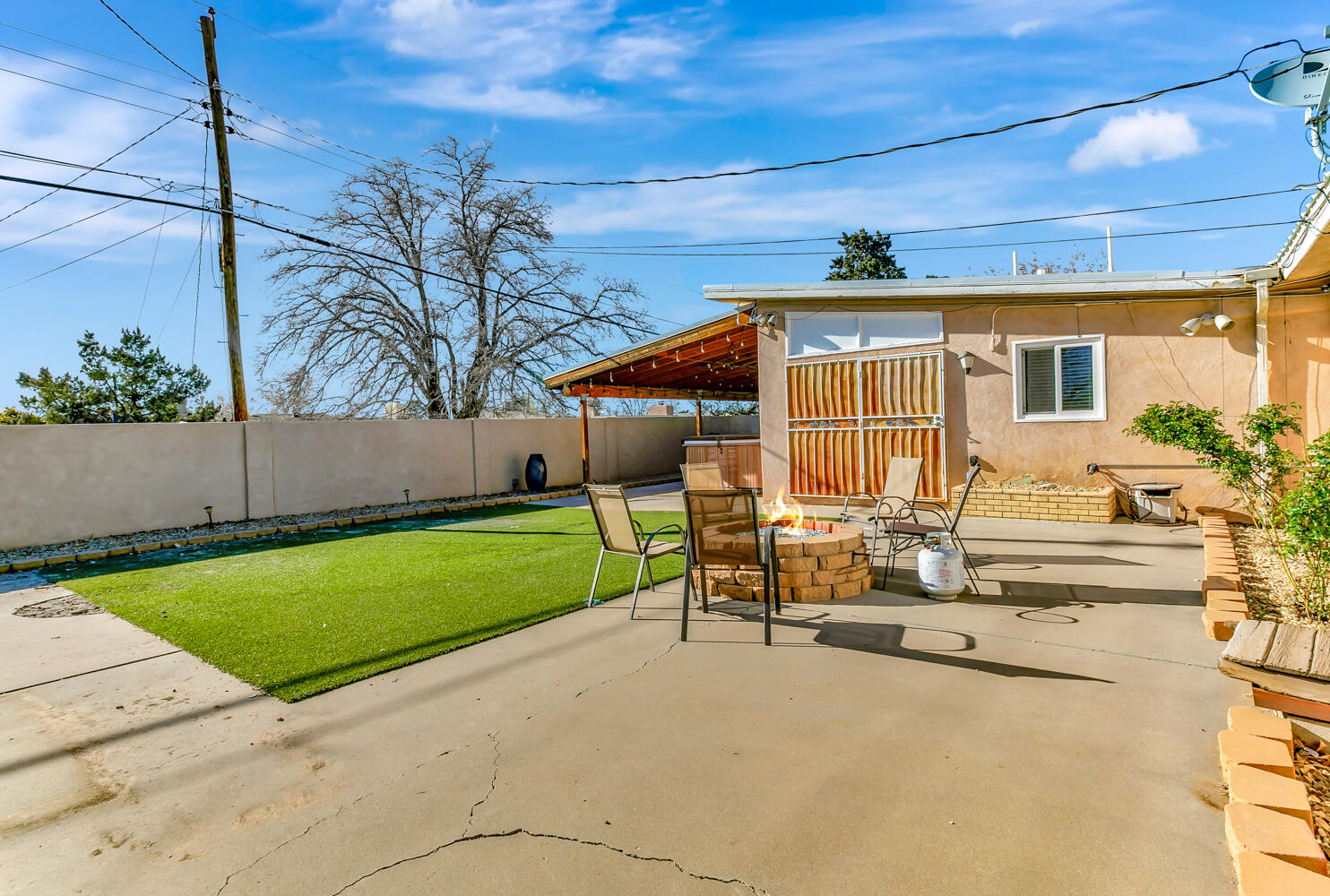 Photo 3 — 1413 Valencia Drive NE
