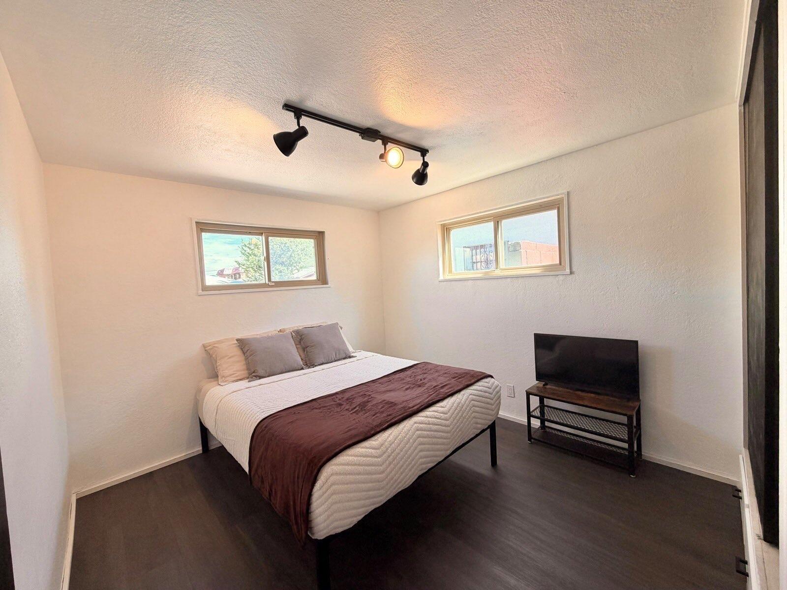 Photo 15 — 11208 Prospect Avenue NE