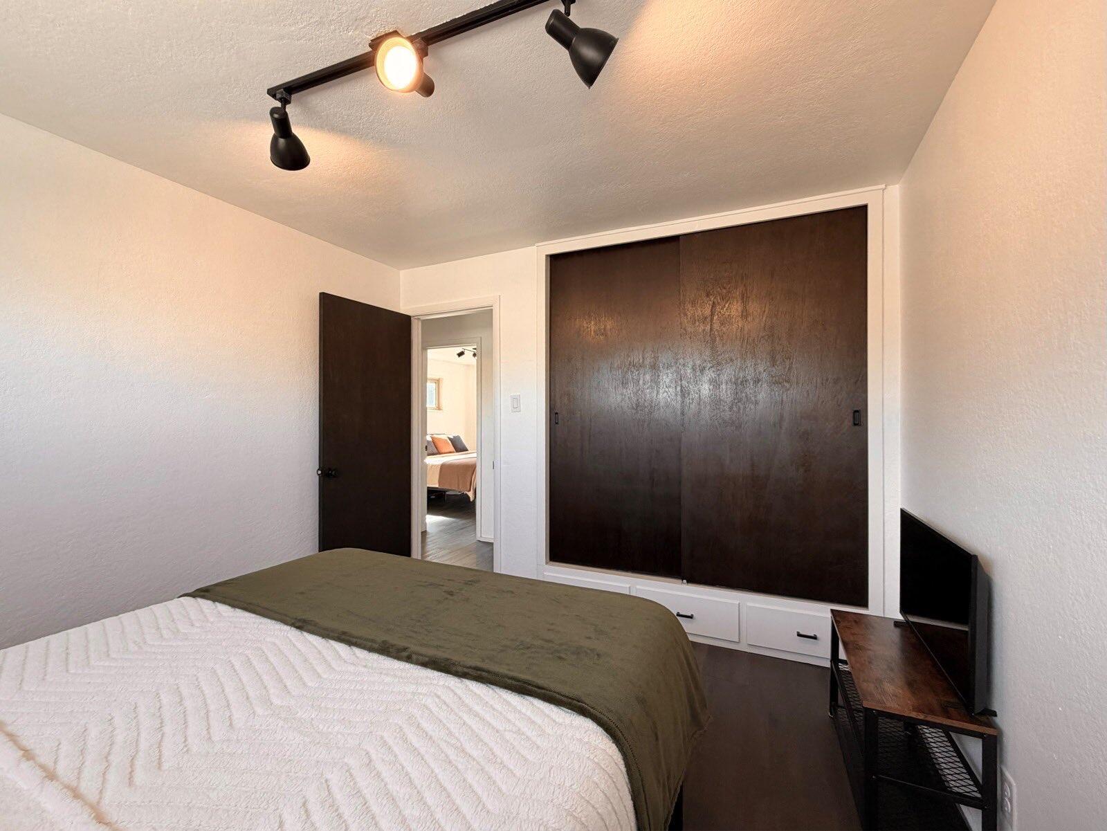Photo 20 — 11208 Prospect Avenue NE