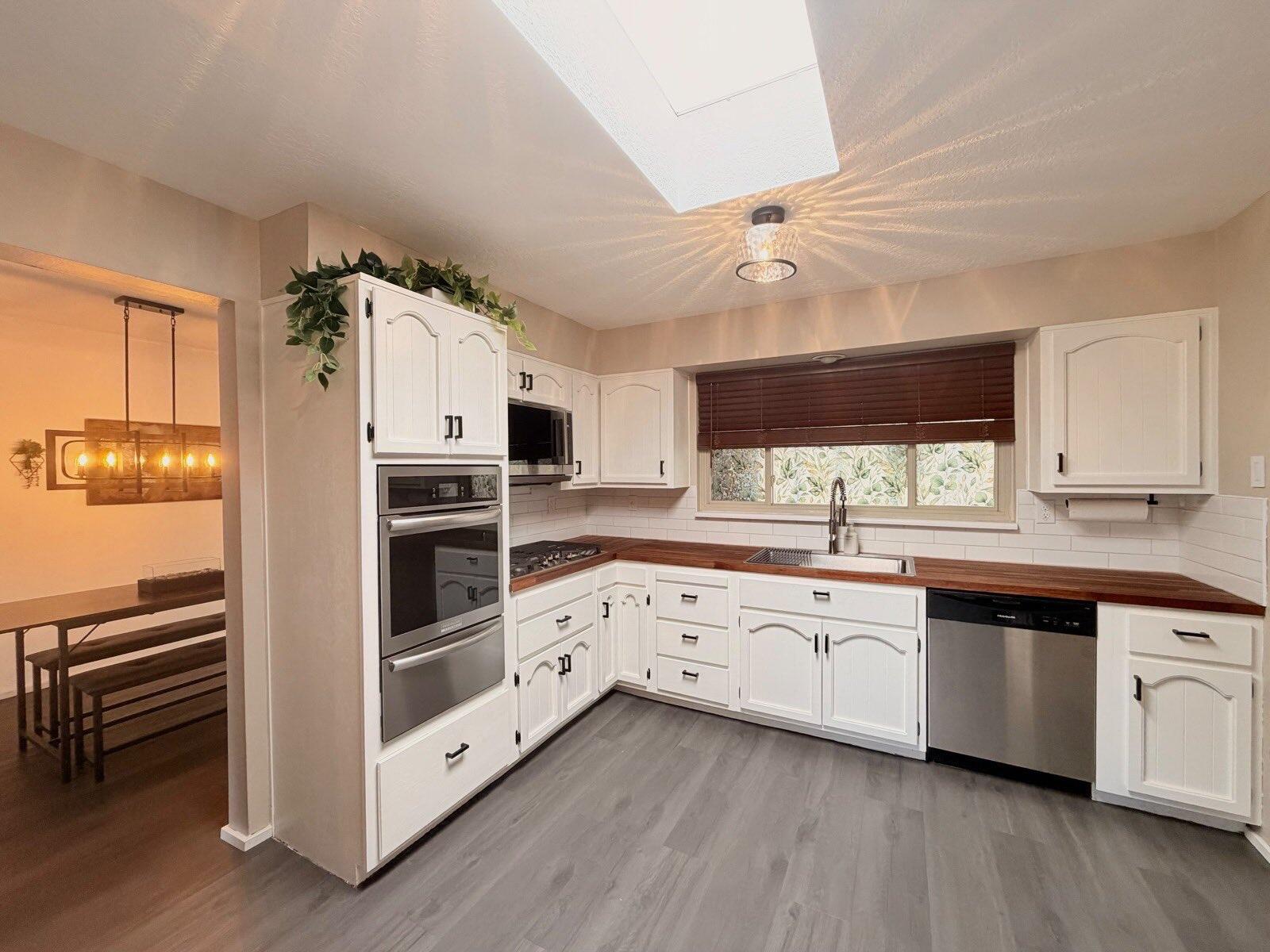 Photo 9 — 11208 Prospect Avenue NE