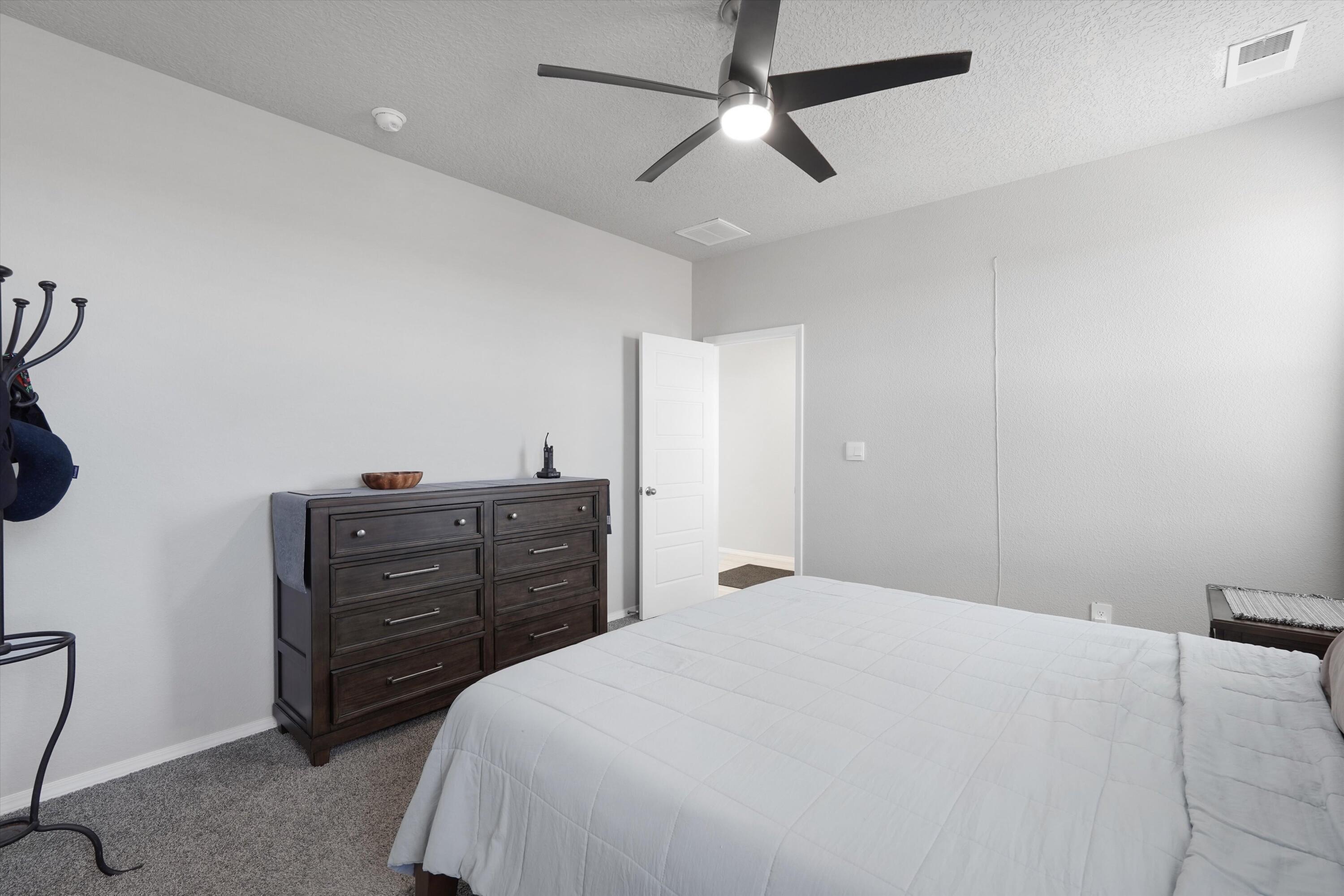 Photo 14 — 590 Turmalina Drive SE