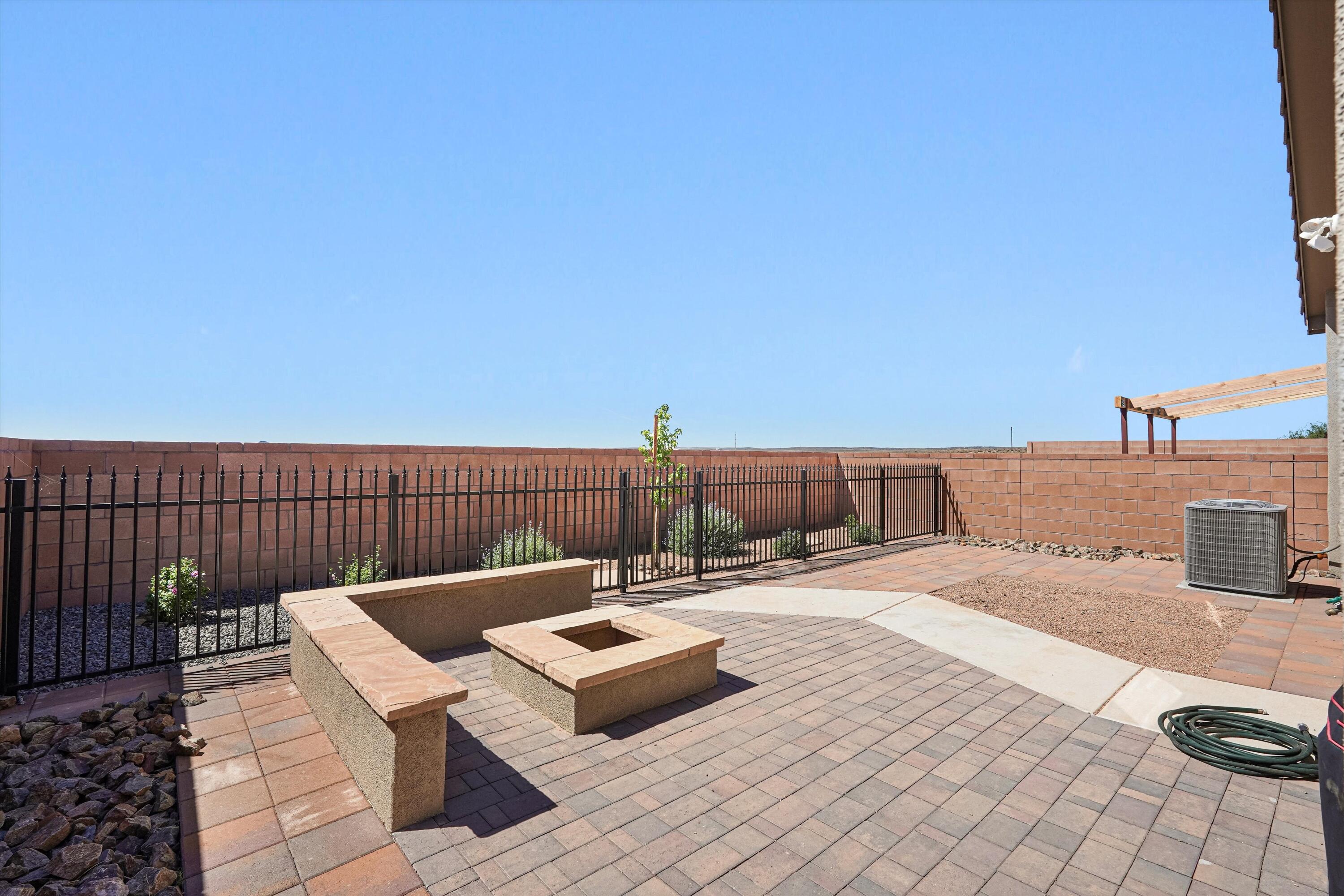 Photo 2 — 590 Turmalina Drive SE