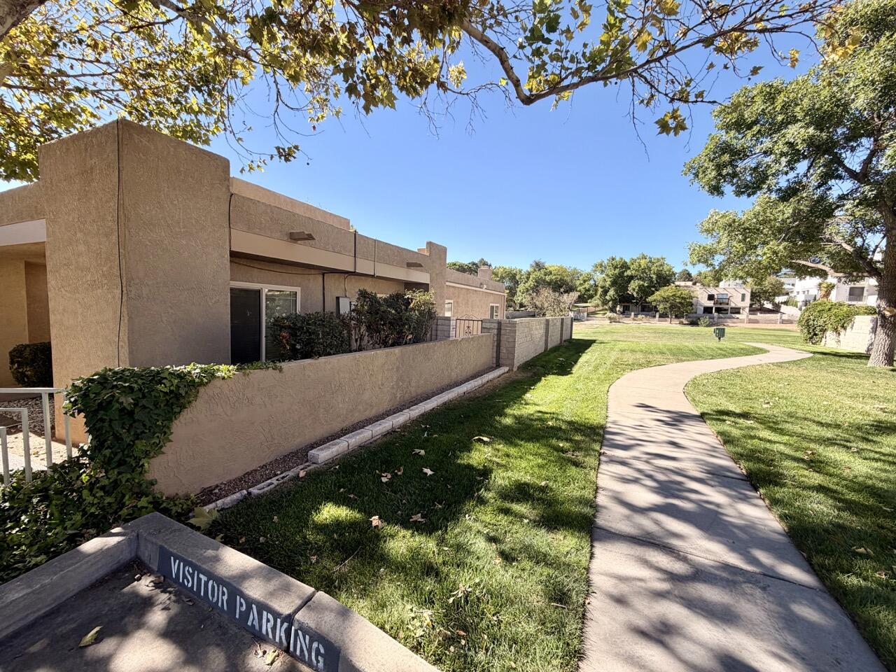 9747 Village Green Drive NE, Albuquerque, NM 87111