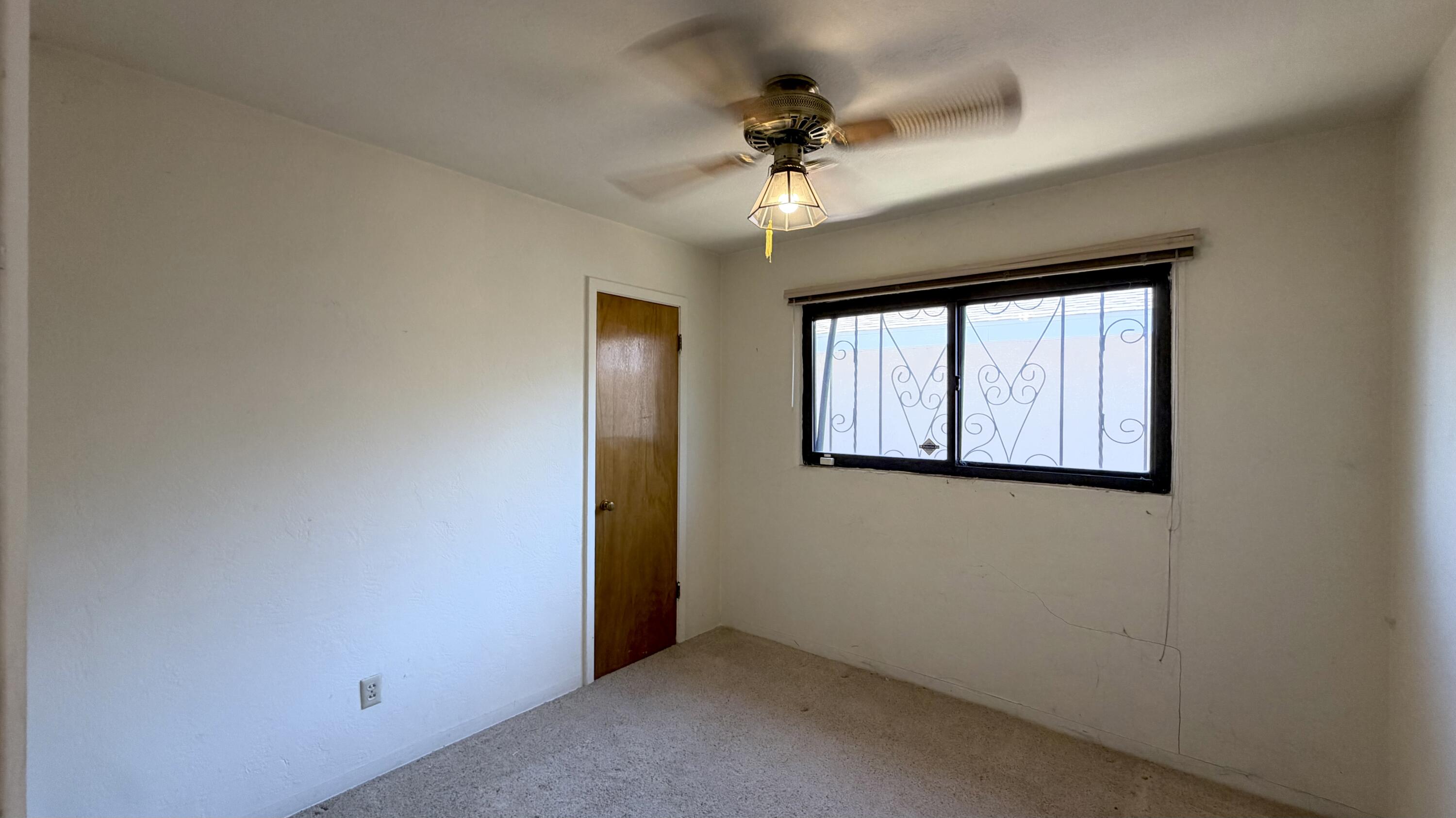 Photo 2 — 309 Estancia Drive NW