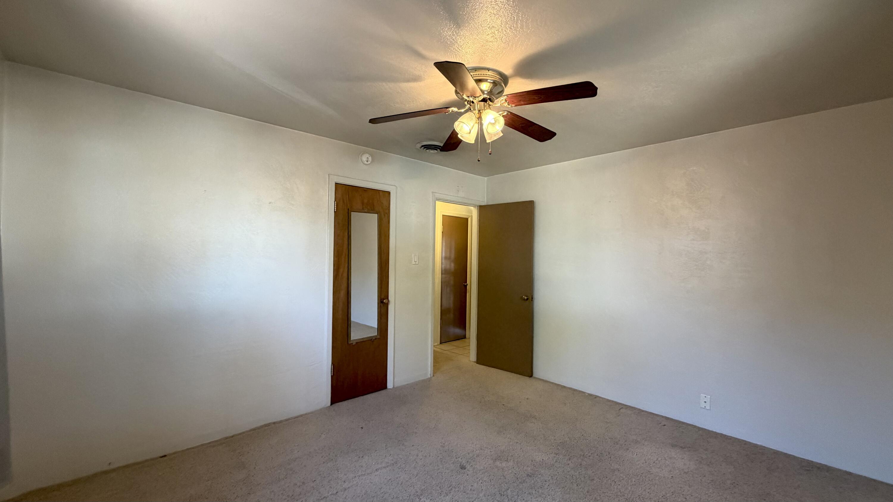 Photo 5 — 309 Estancia Drive NW