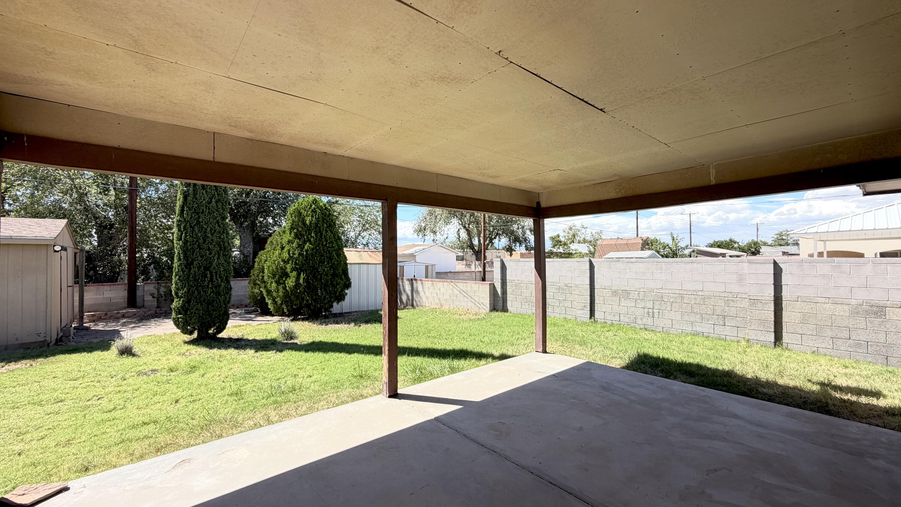 Photo 7 — 309 Estancia Drive NW