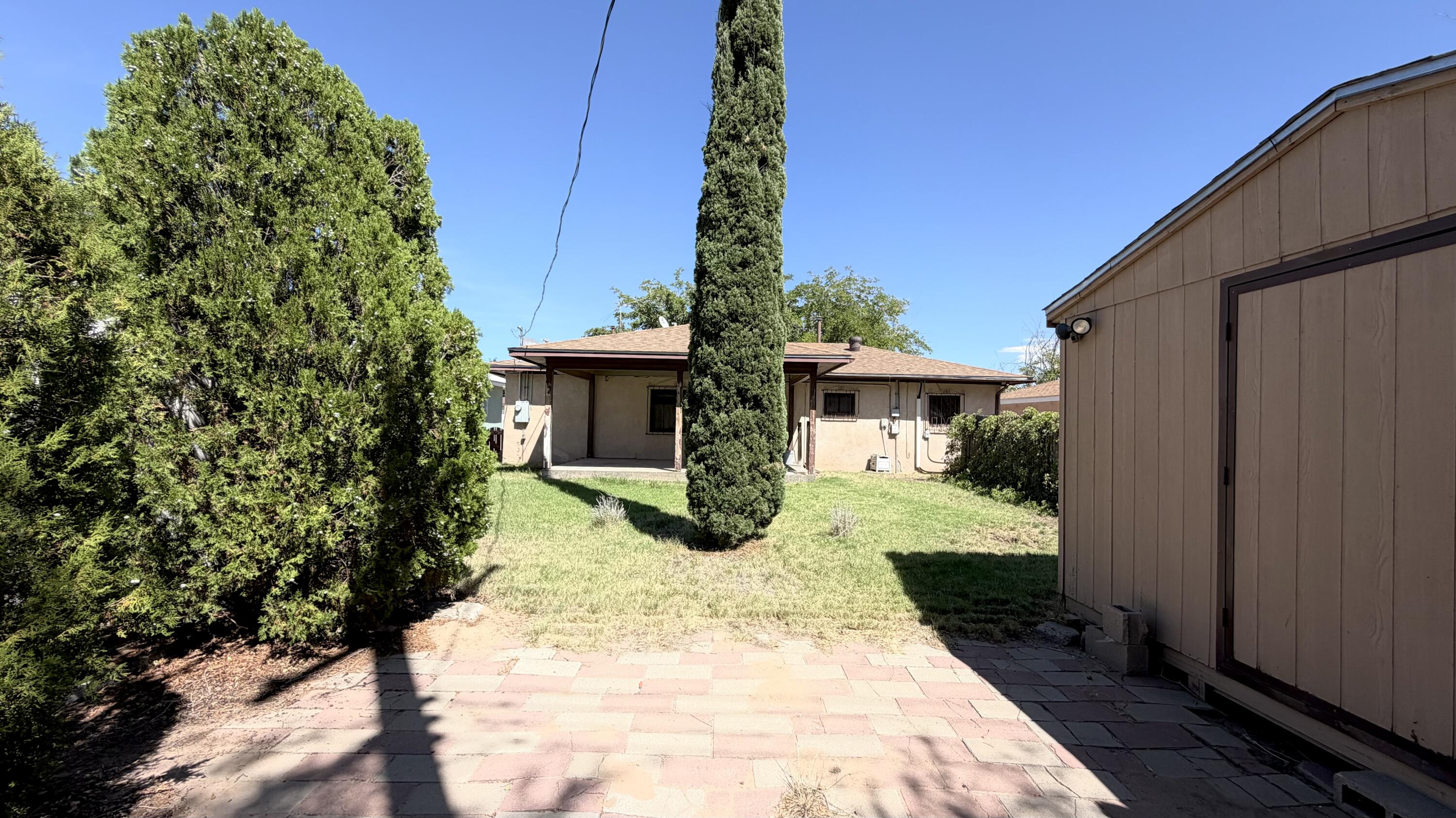 Photo 9 — 309 Estancia Drive NW