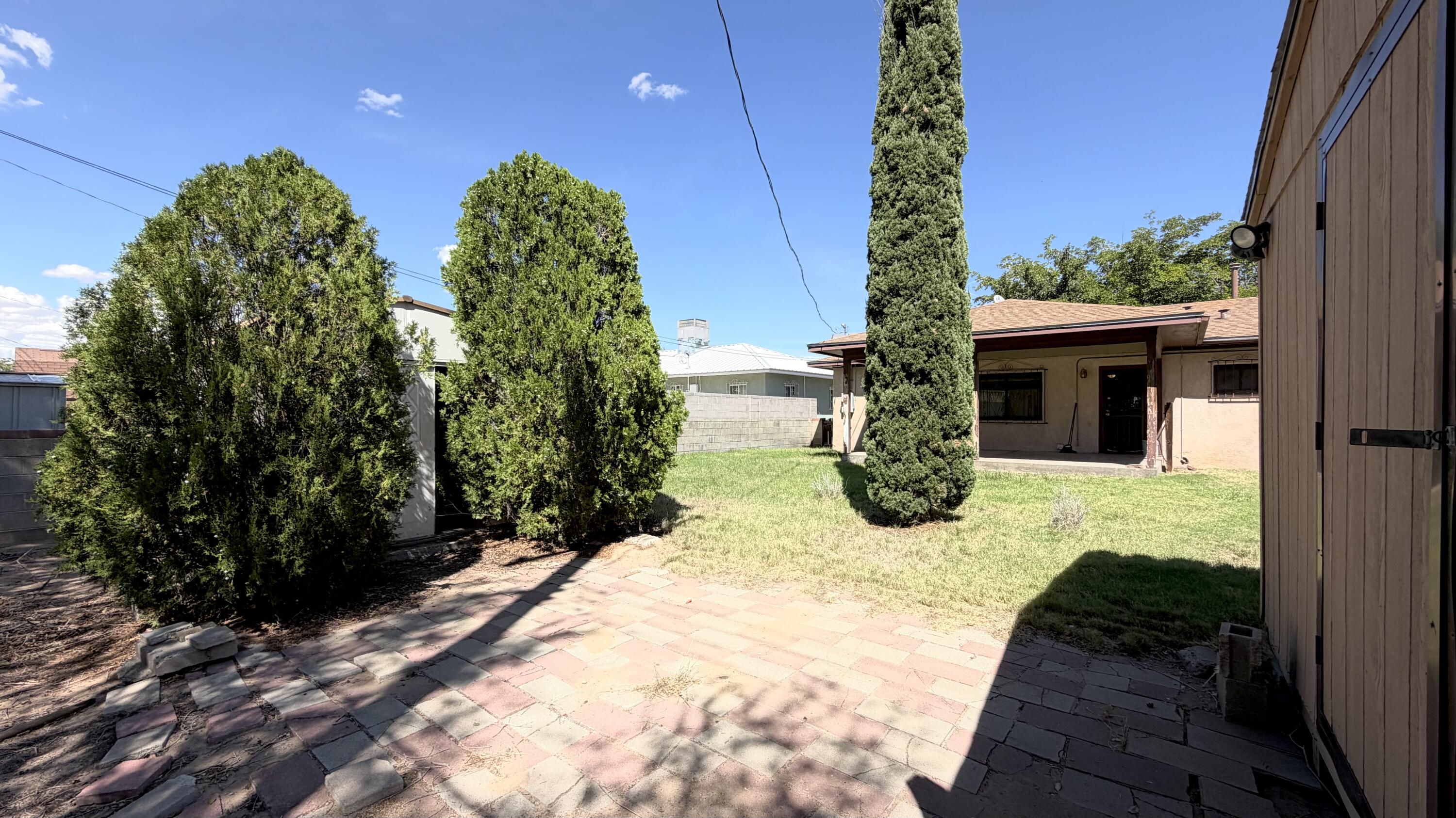 Photo 10 — 309 Estancia Drive NW
