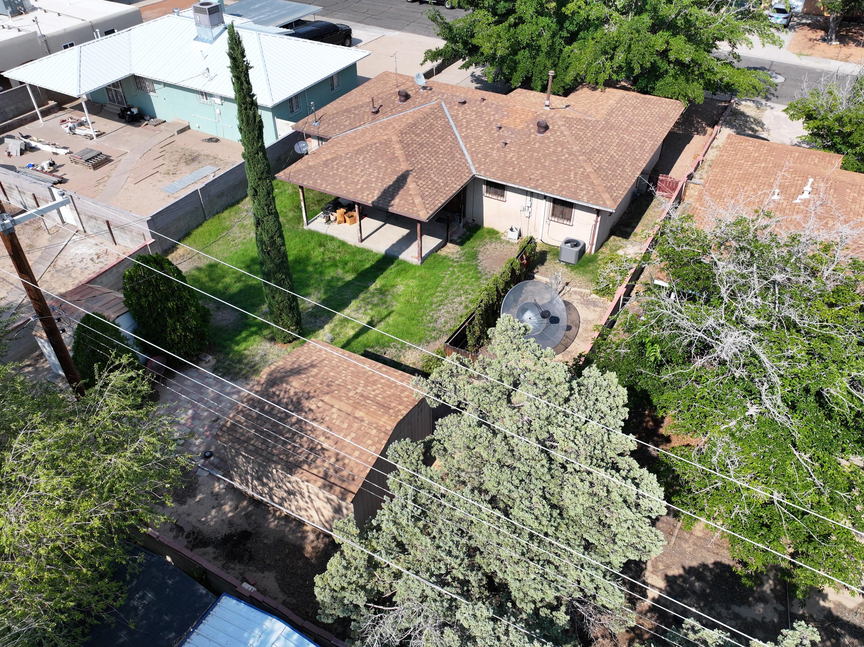 Photo 16 — 309 Estancia Drive NW