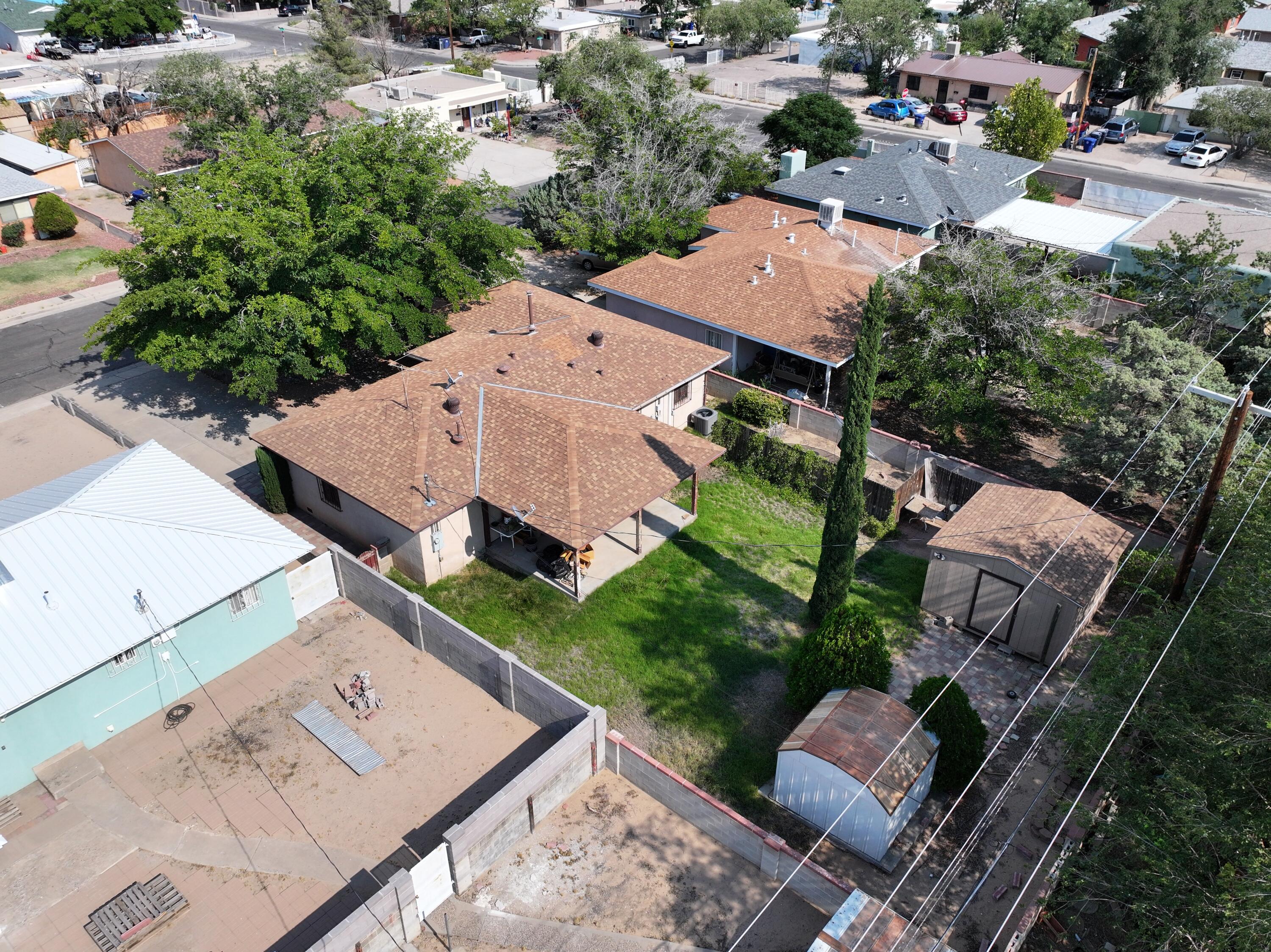 Photo 17 — 309 Estancia Drive NW