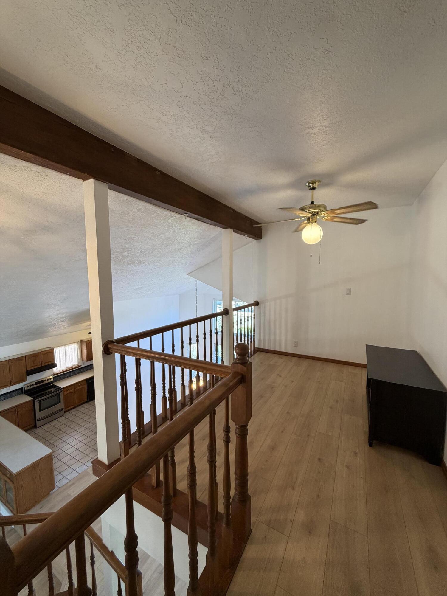 Photo 10 — 7561 Richmond Hill Road NW