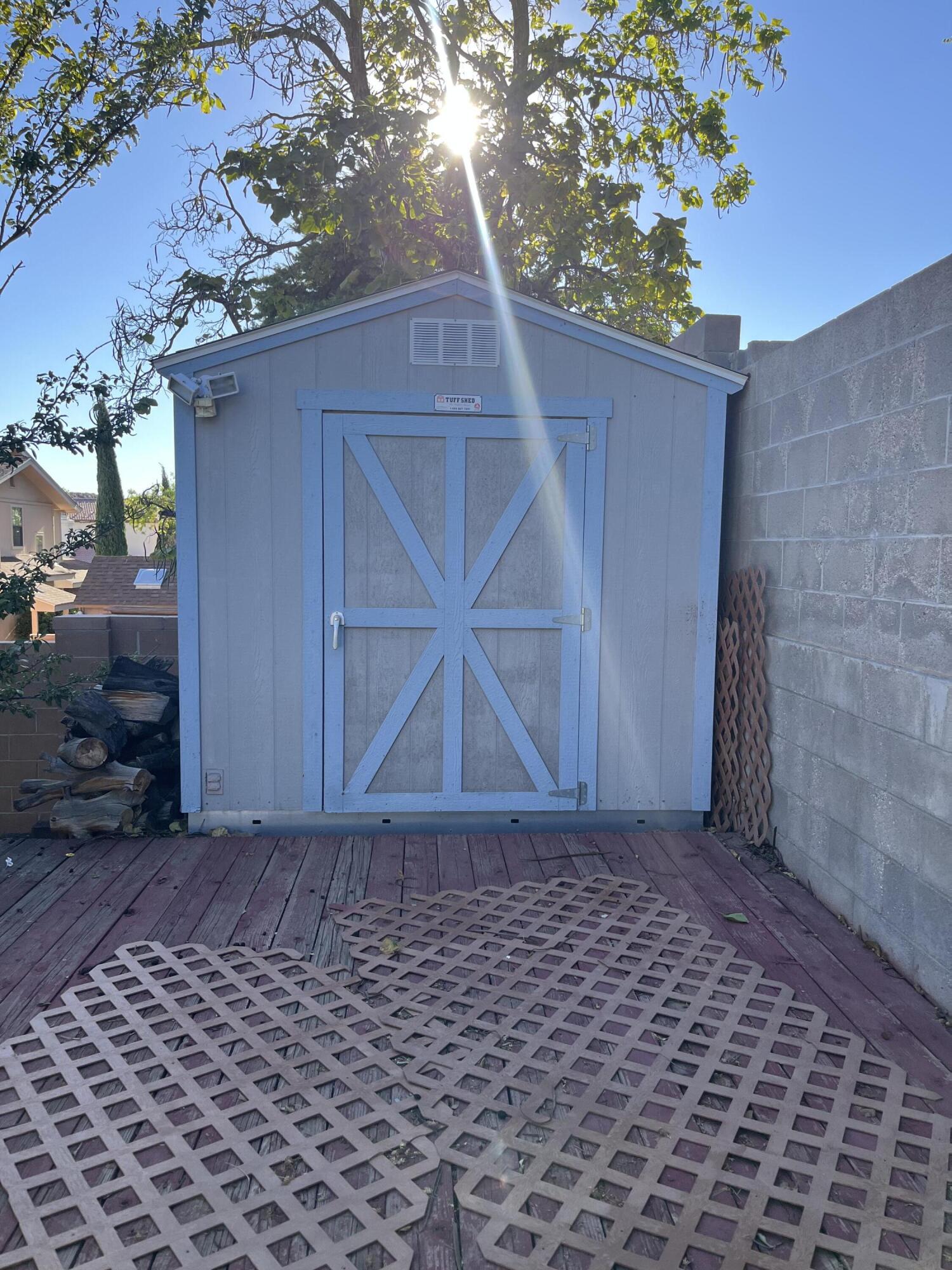 Photo 2 — 7561 Richmond Hill Road NW