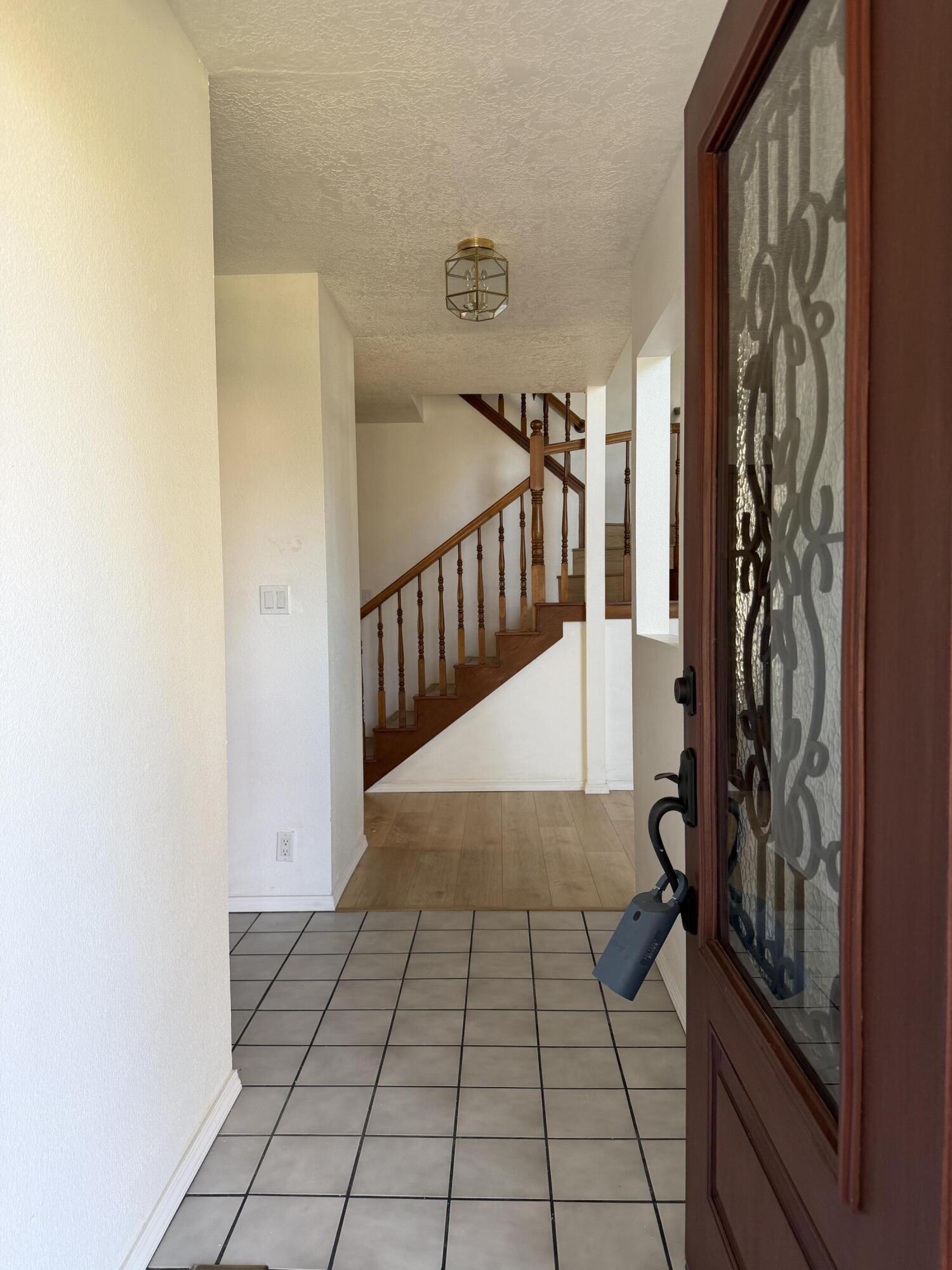 Photo 2 — 7561 Richmond Hill Road NW