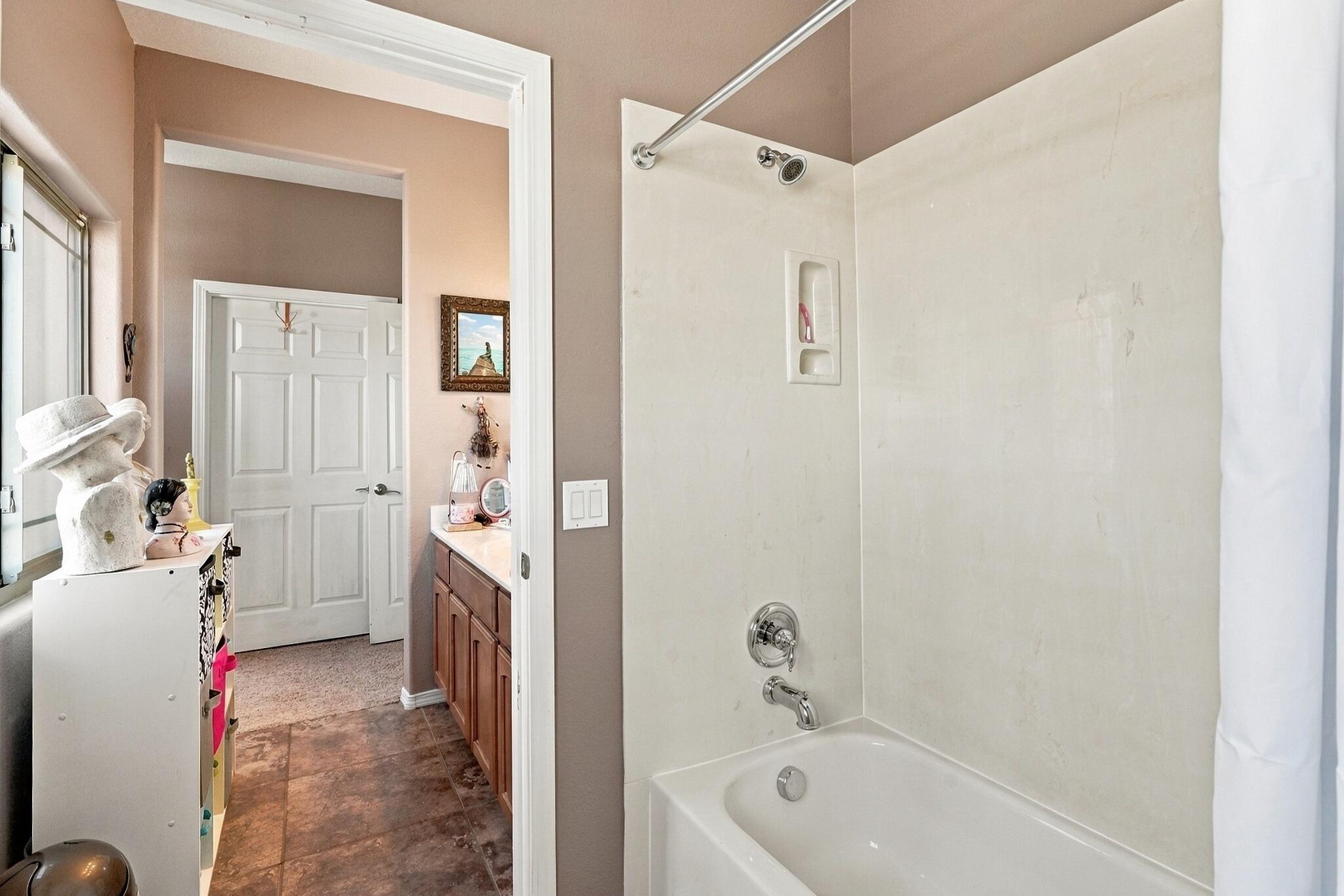 Photo 12 — 608 3rd Street SW
