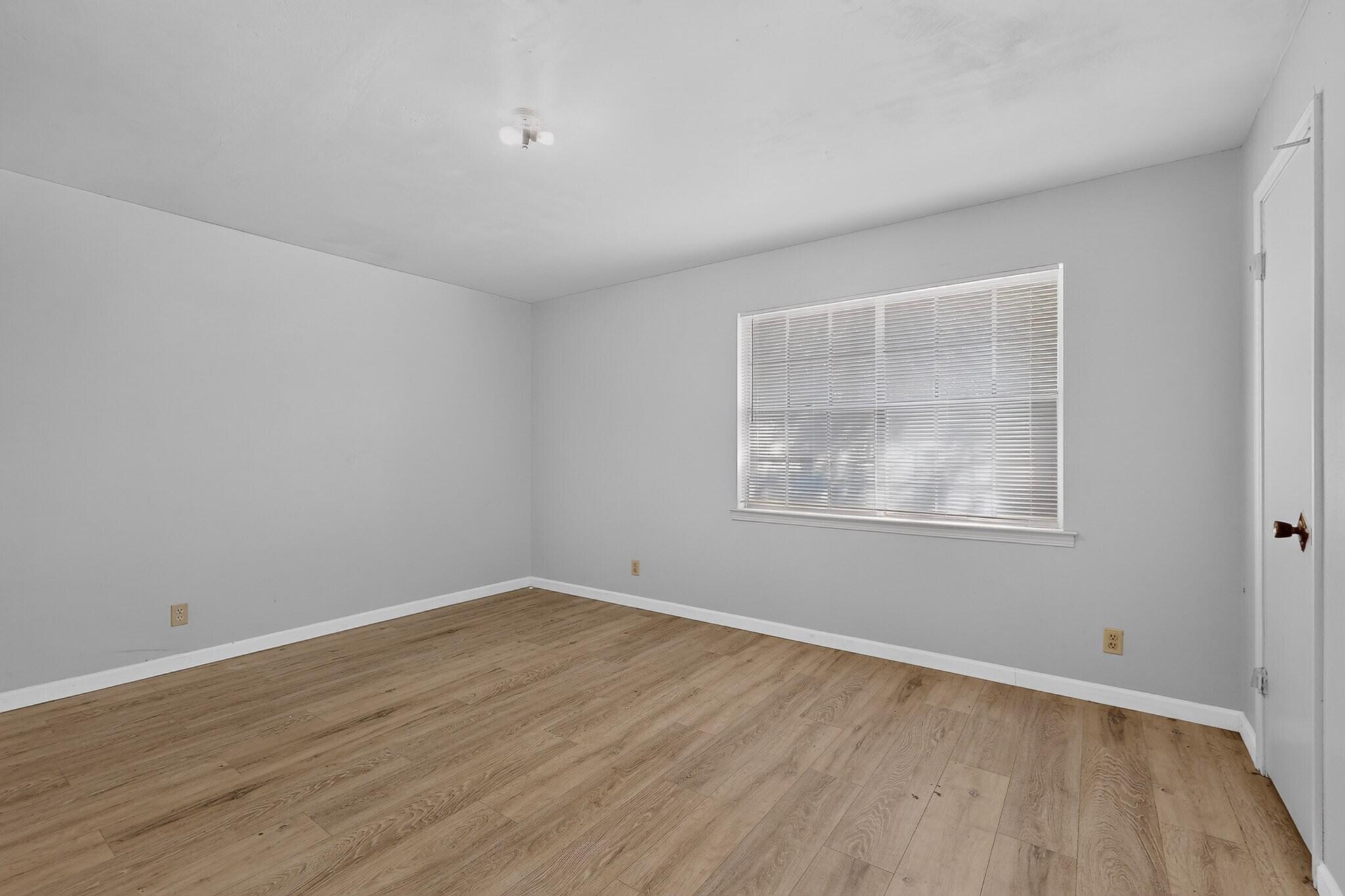 Photo 11 — 3701 Naples Street NE