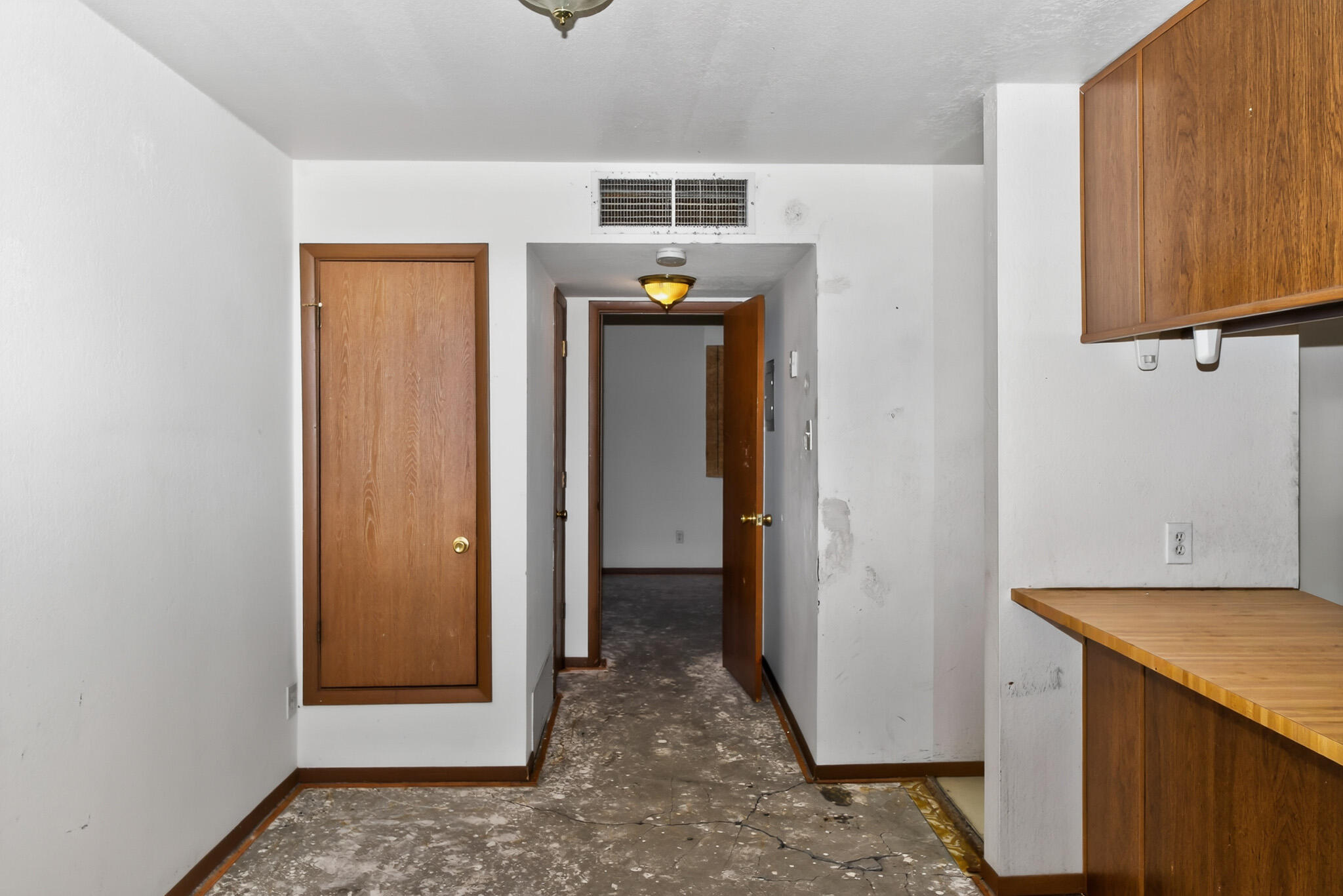 Photo 17 — 1025 Valencia Drive SE APT 16