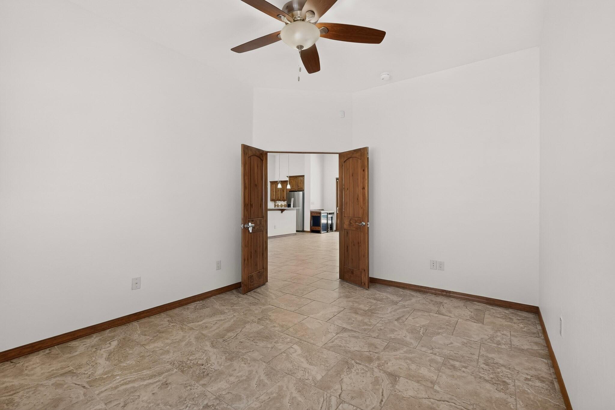 Photo 4 — 423 Cenaroca Court NE