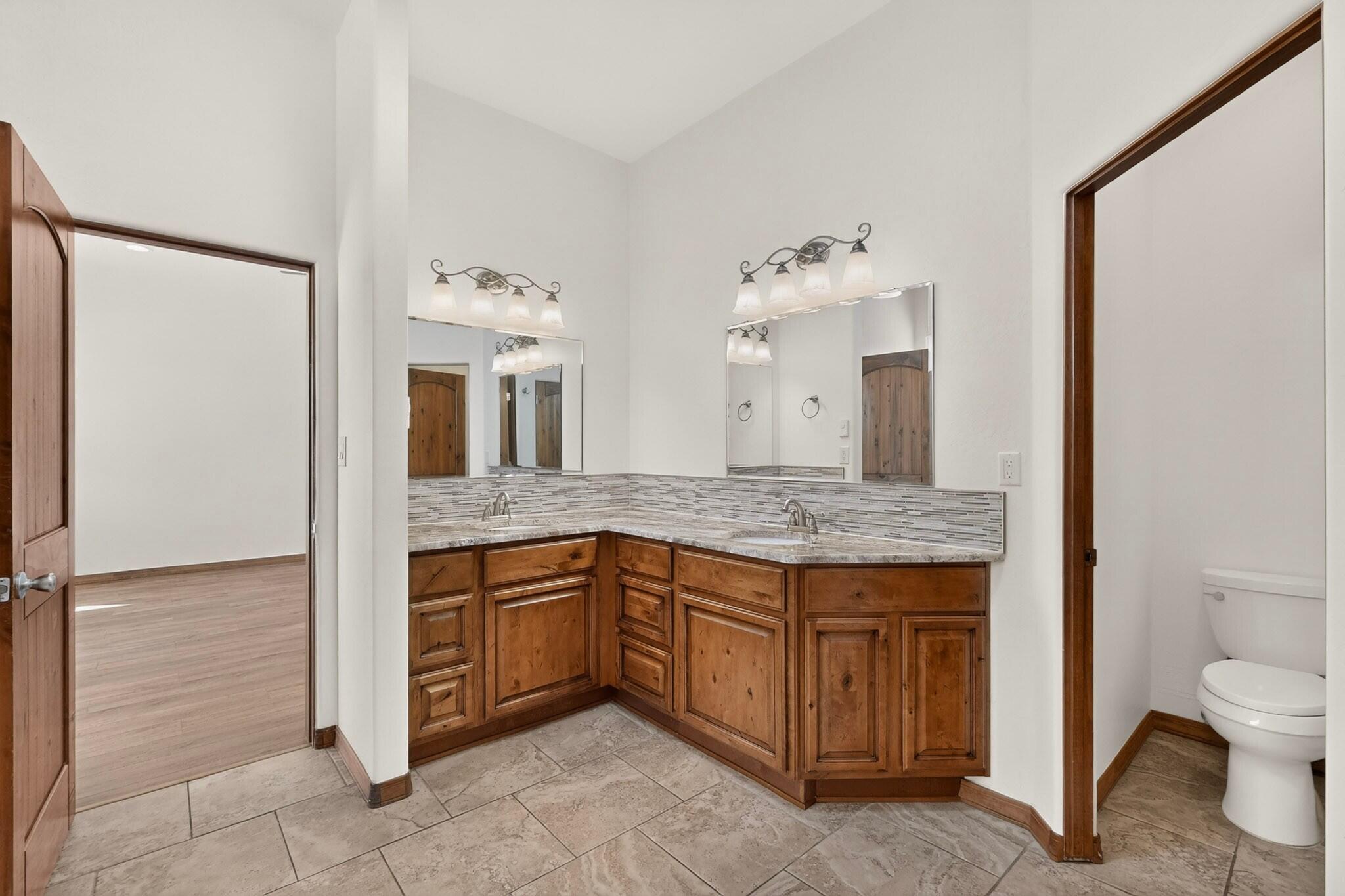 Photo 11 — 423 Cenaroca Court NE