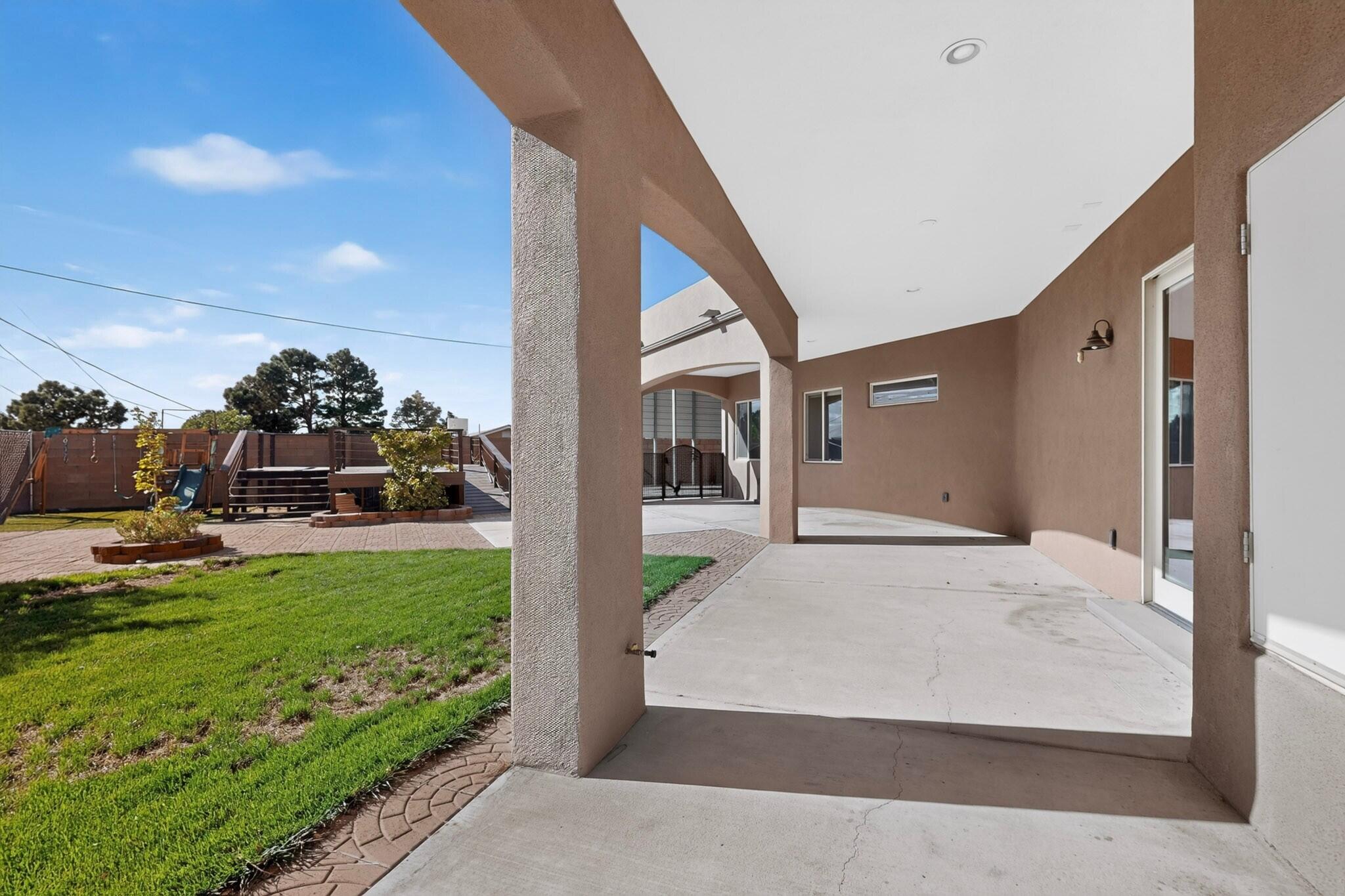 Photo 18 — 423 Cenaroca Court NE