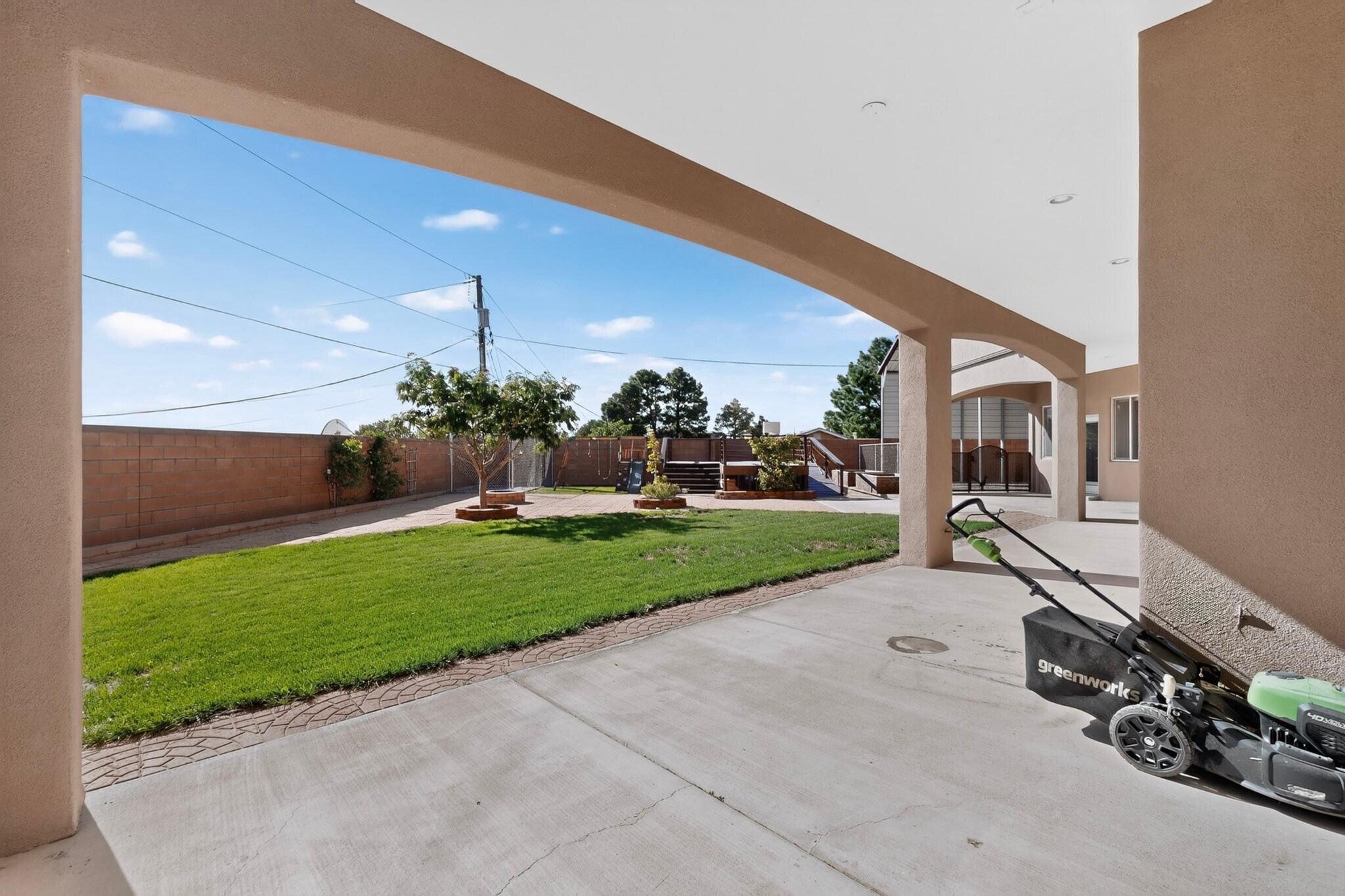 Photo 19 — 423 Cenaroca Court NE