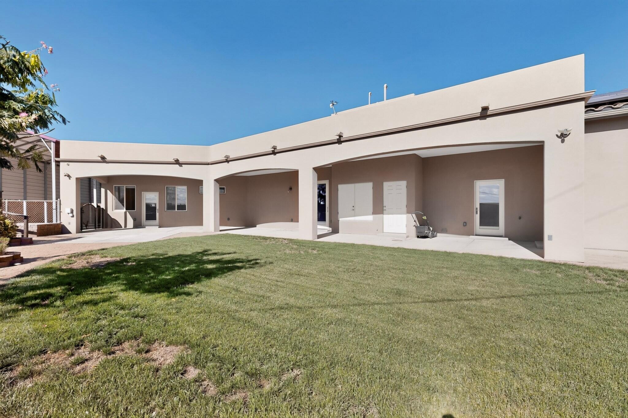 Photo 20 — 423 Cenaroca Court NE