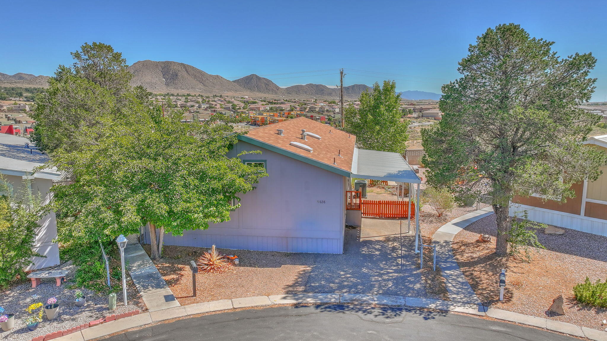 Photo 13 — 11638 Wild Horse Trail SE