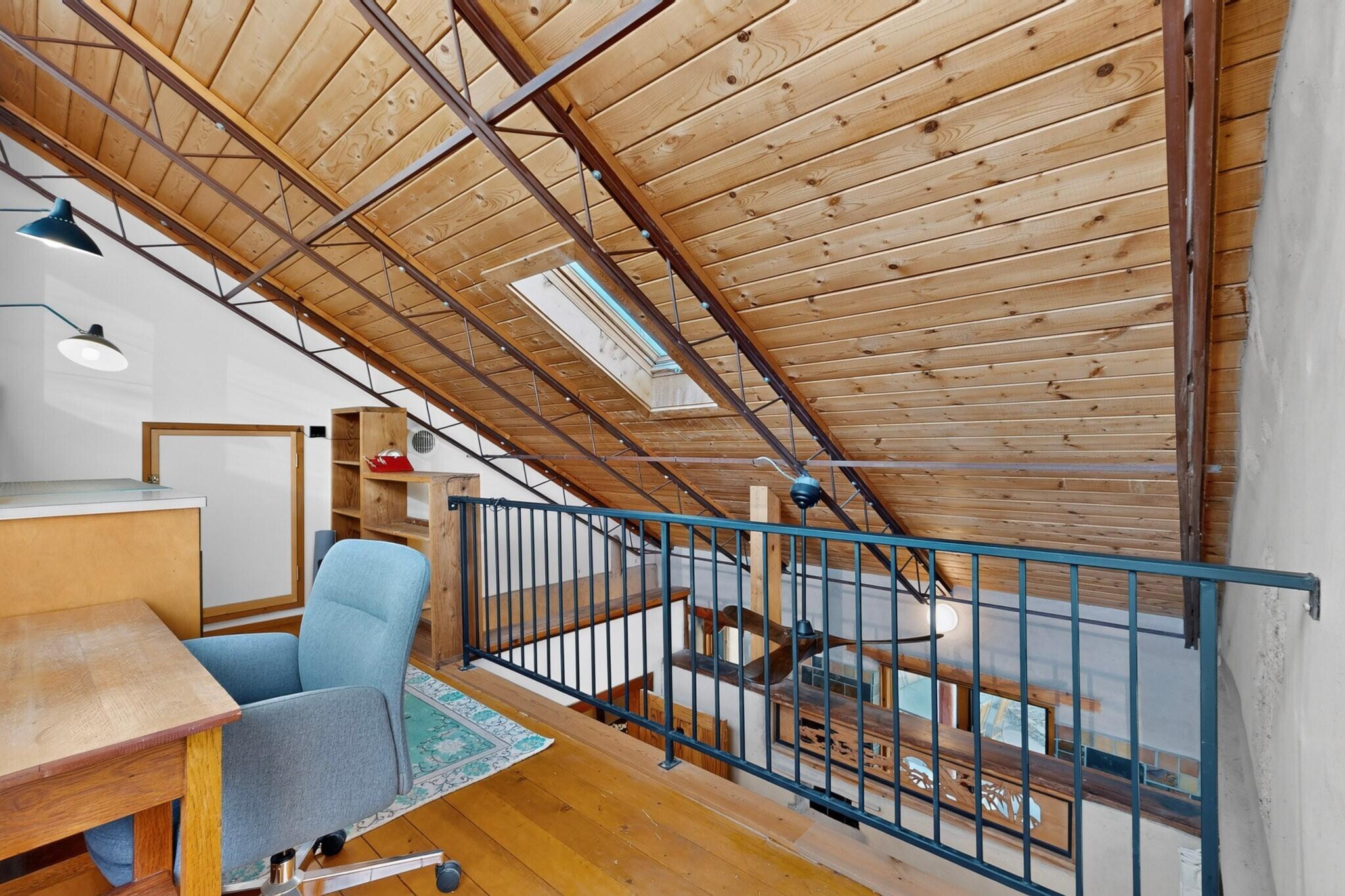 Photo 2 — 1511 San Lorenzo Avenue NW