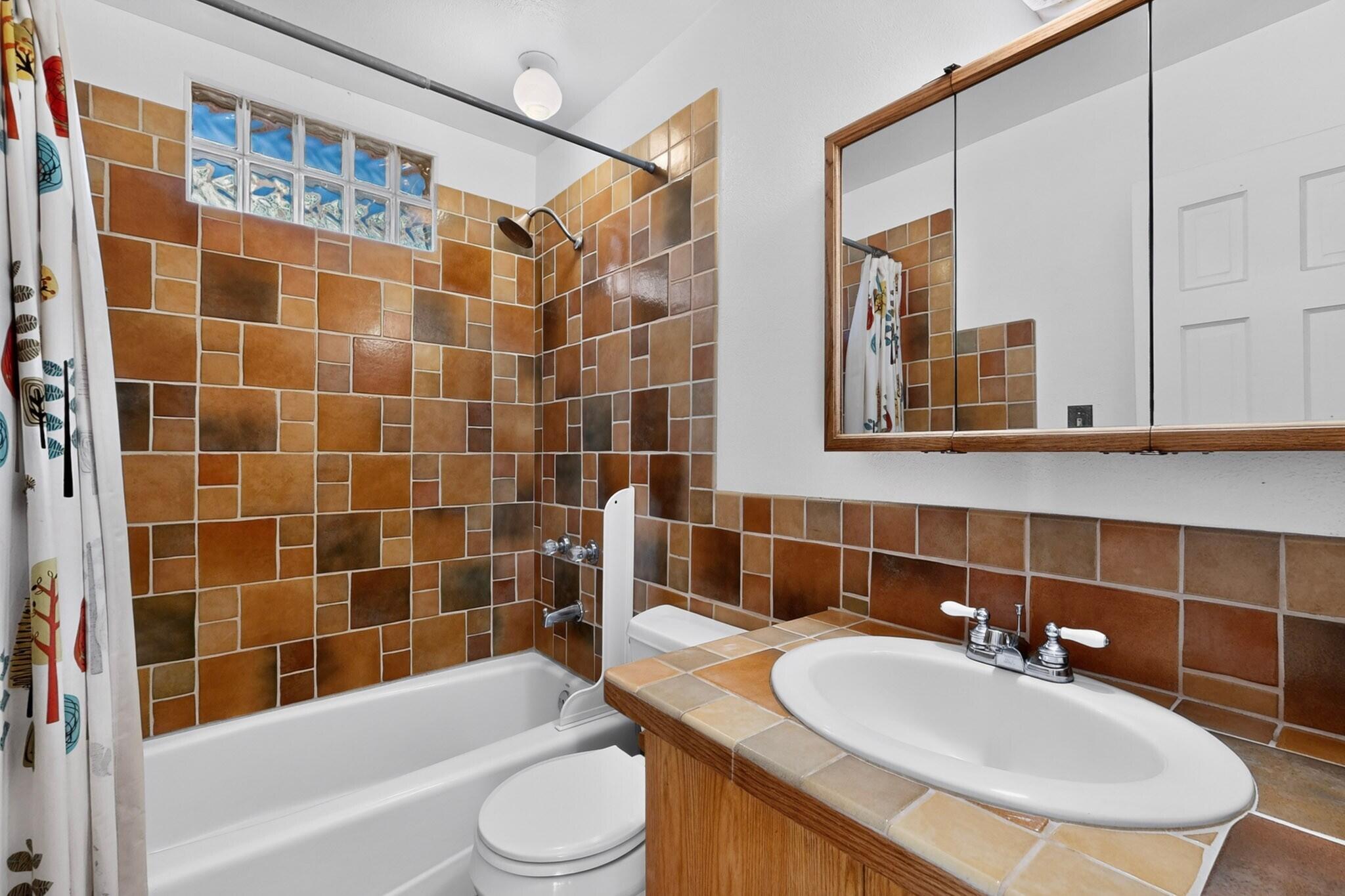 Photo 8 — 1511 San Lorenzo Avenue NW