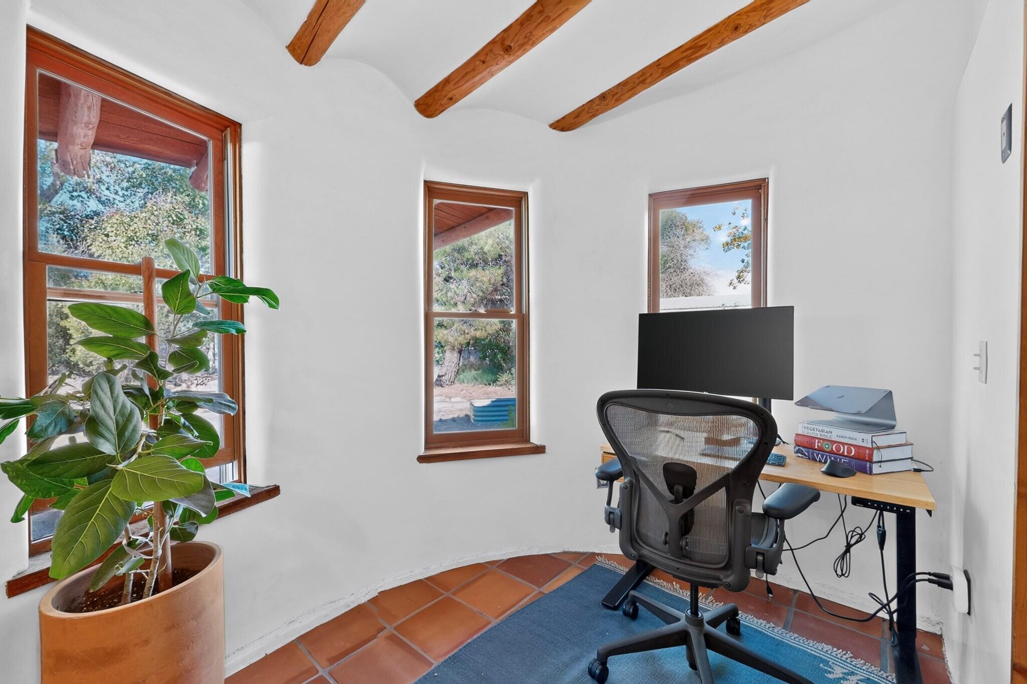 Photo 11 — 1511 San Lorenzo Avenue NW