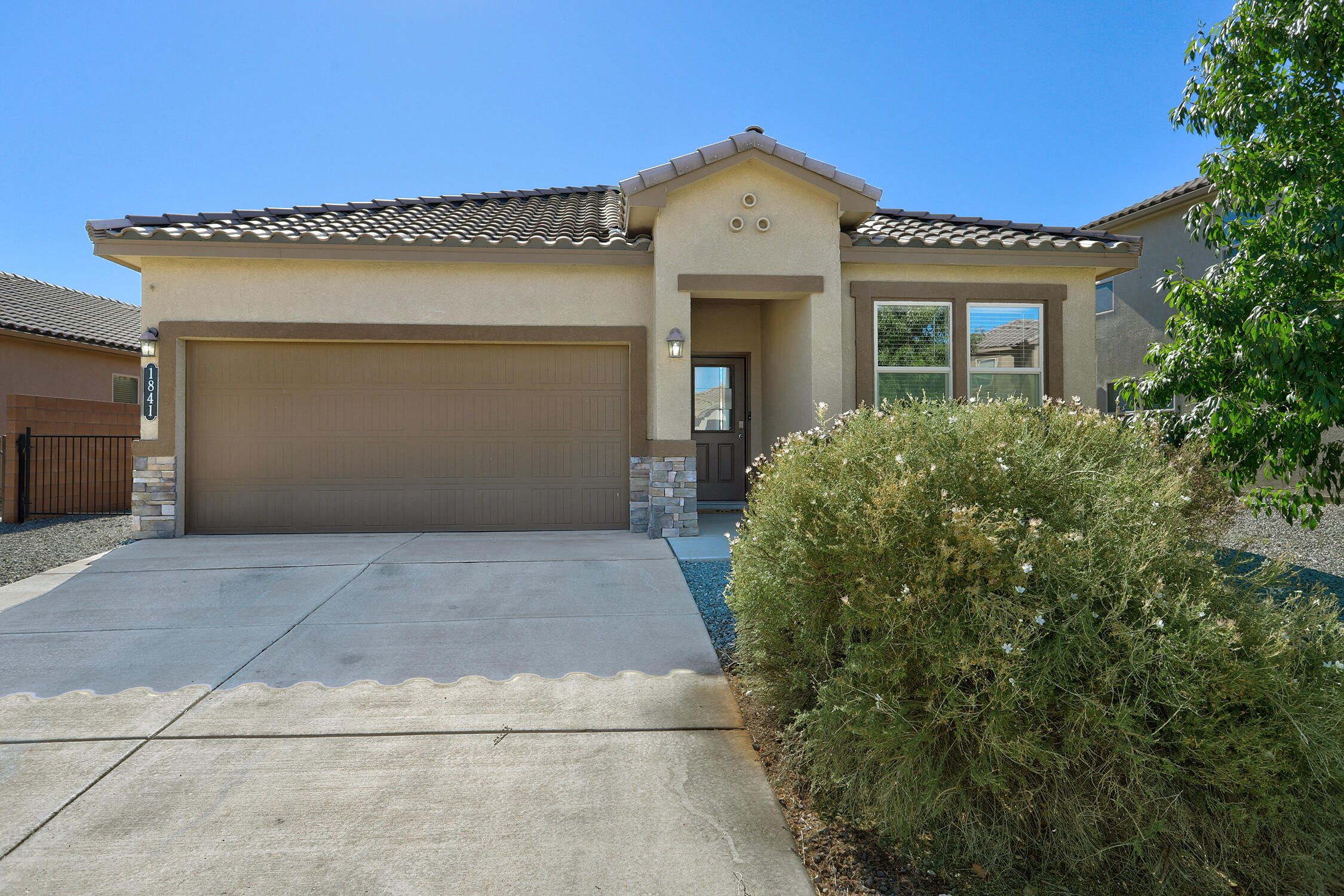 1841 Valle Vista Road NW, Los Lunas, NM 87031