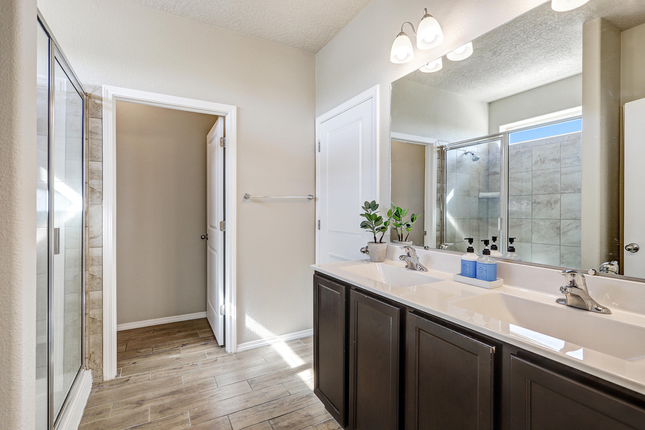 Photo 11 — 1841 Valle Vista Road NW