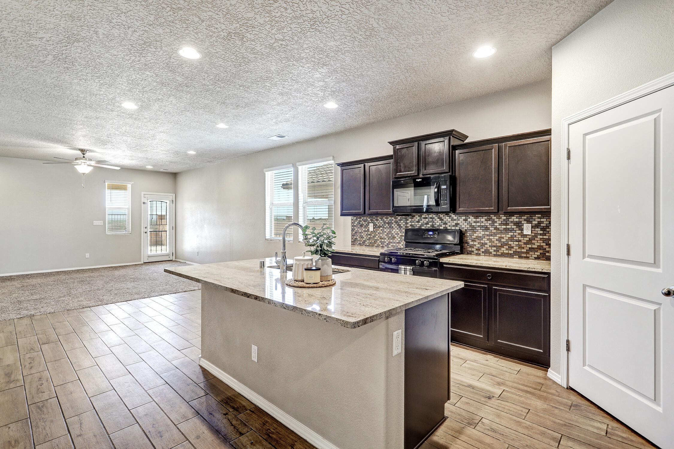 Photo 2 — 1841 Valle Vista Road NW