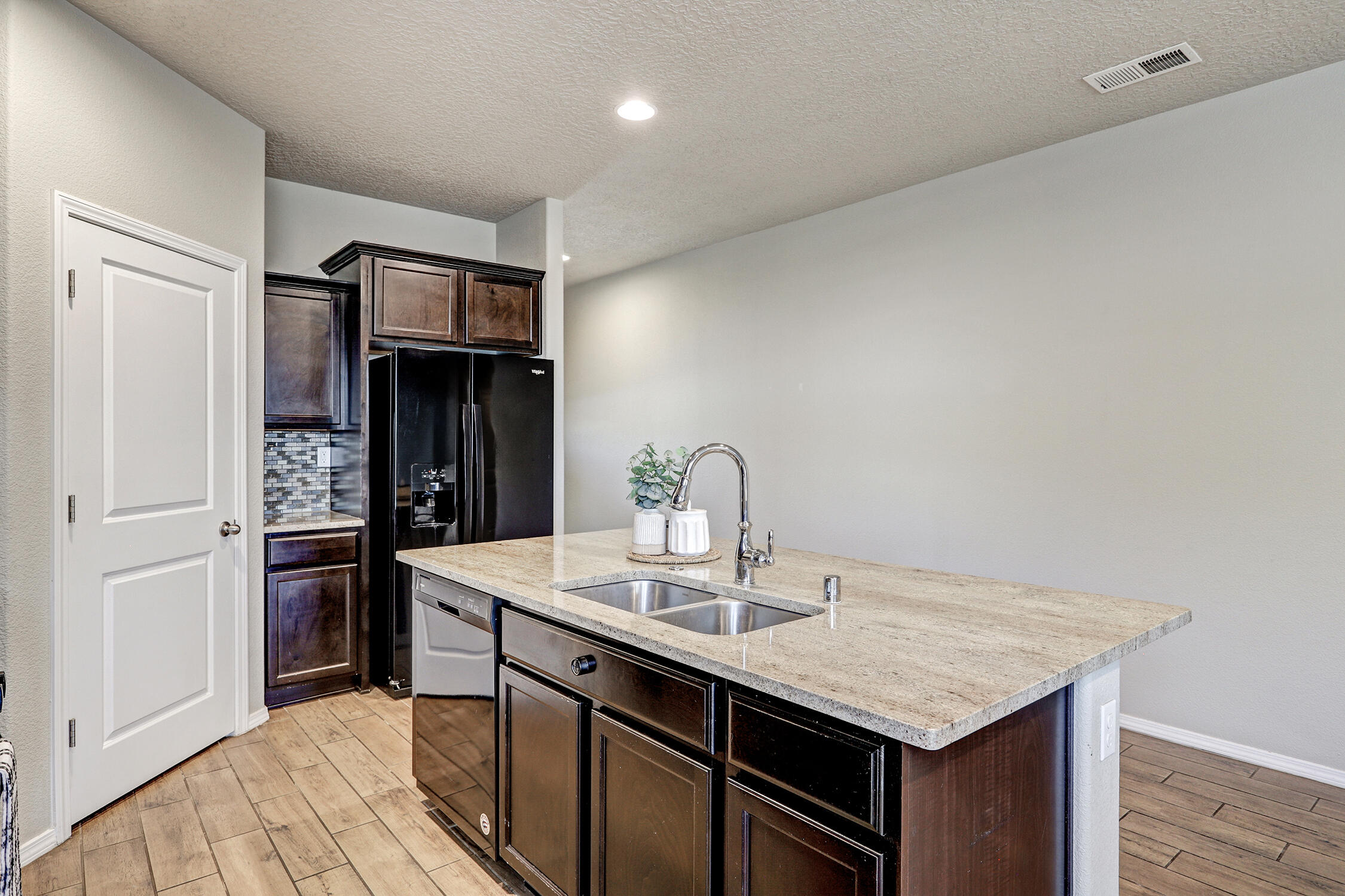 Photo 4 — 1841 Valle Vista Road NW